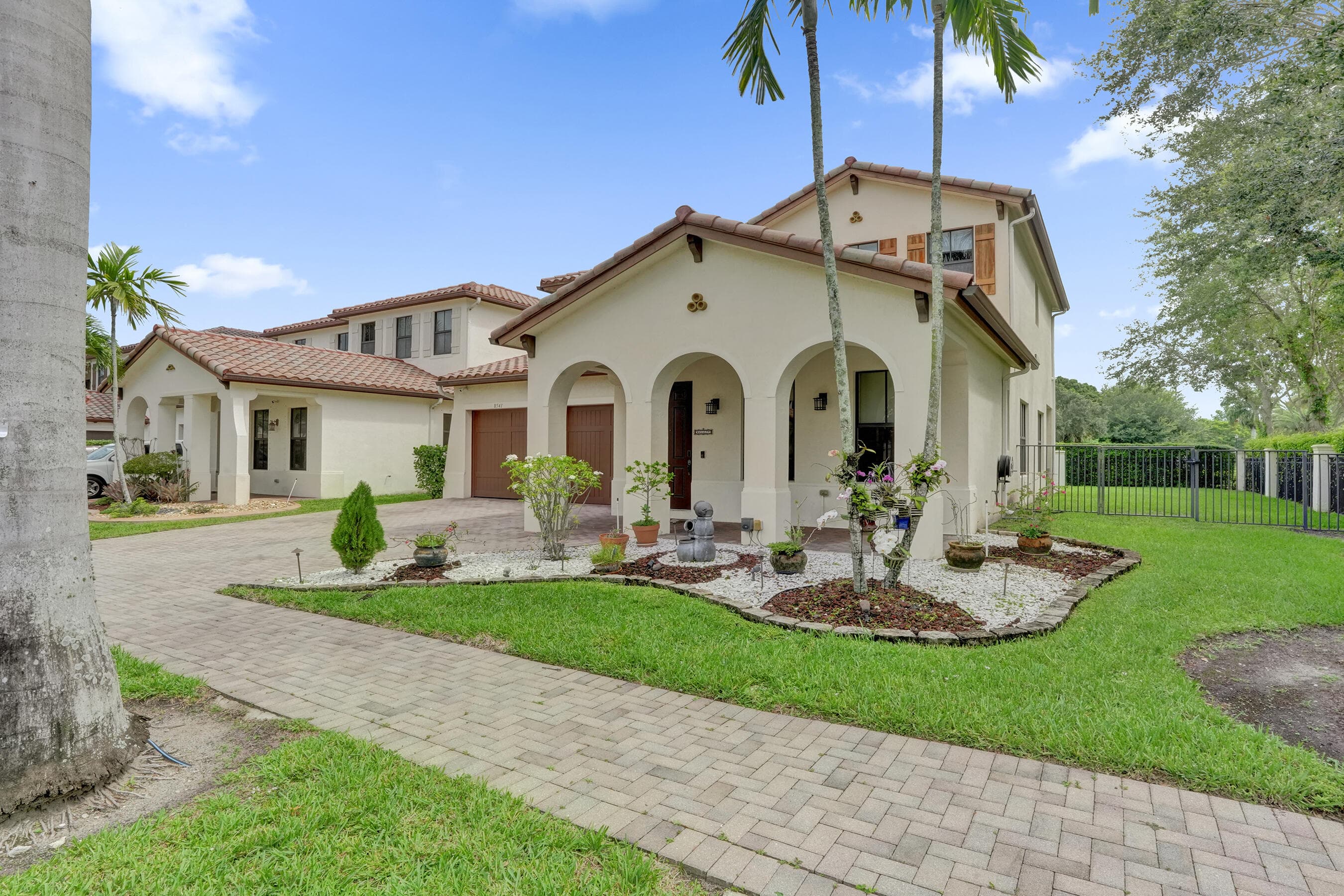 8541 NW 38th Street, Cooper City, FL 33024 — photo