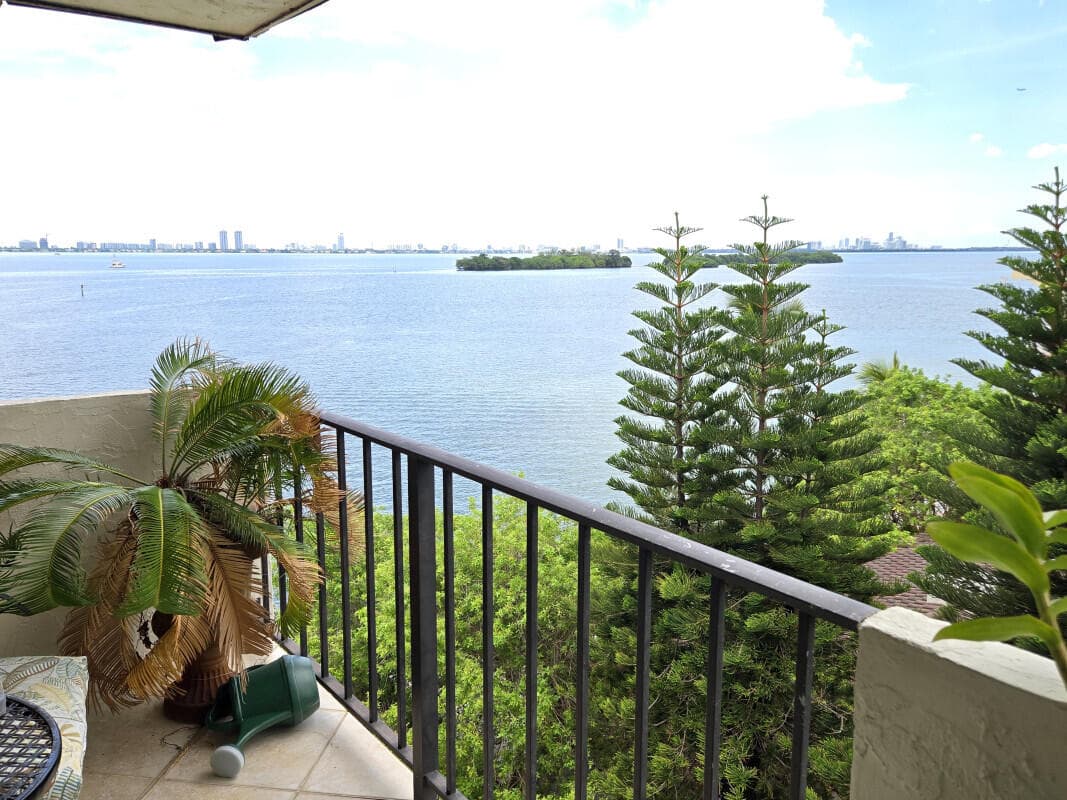 7795 NE Bayshore Court 502, Miami, FL 33138 — photo 1 of 24