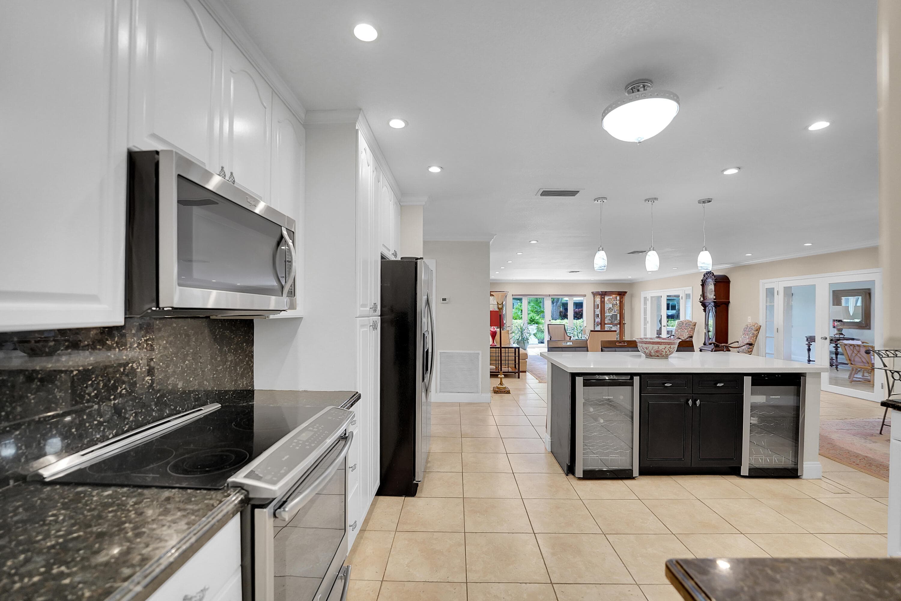 1019 E Cypress Drive, Pompano Beach, FL 33069 — photo 18 of 69