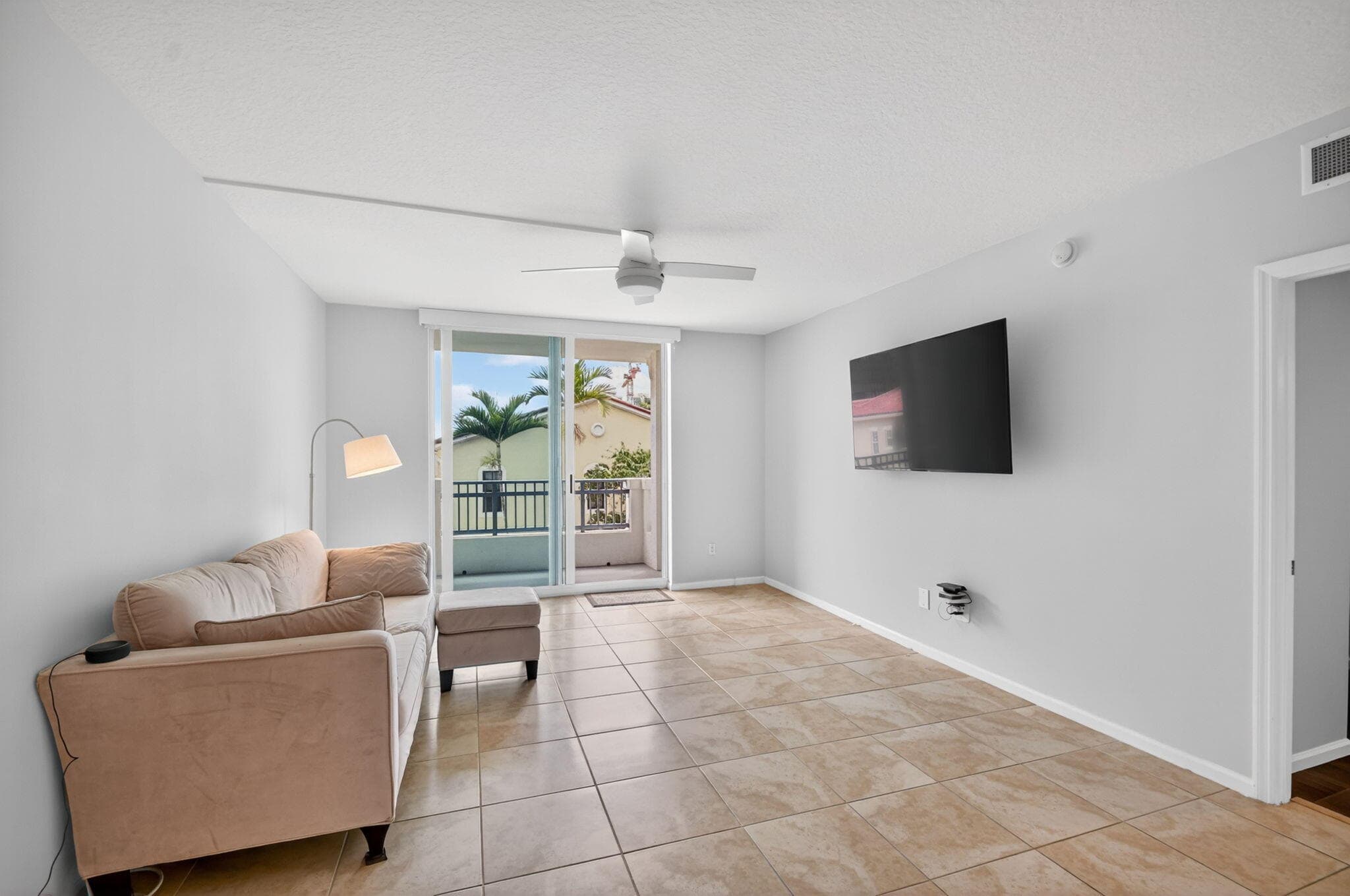 403 S Sapodilla Avenue 307, West Palm Beach, FL 33401 — photo 11 of 53
