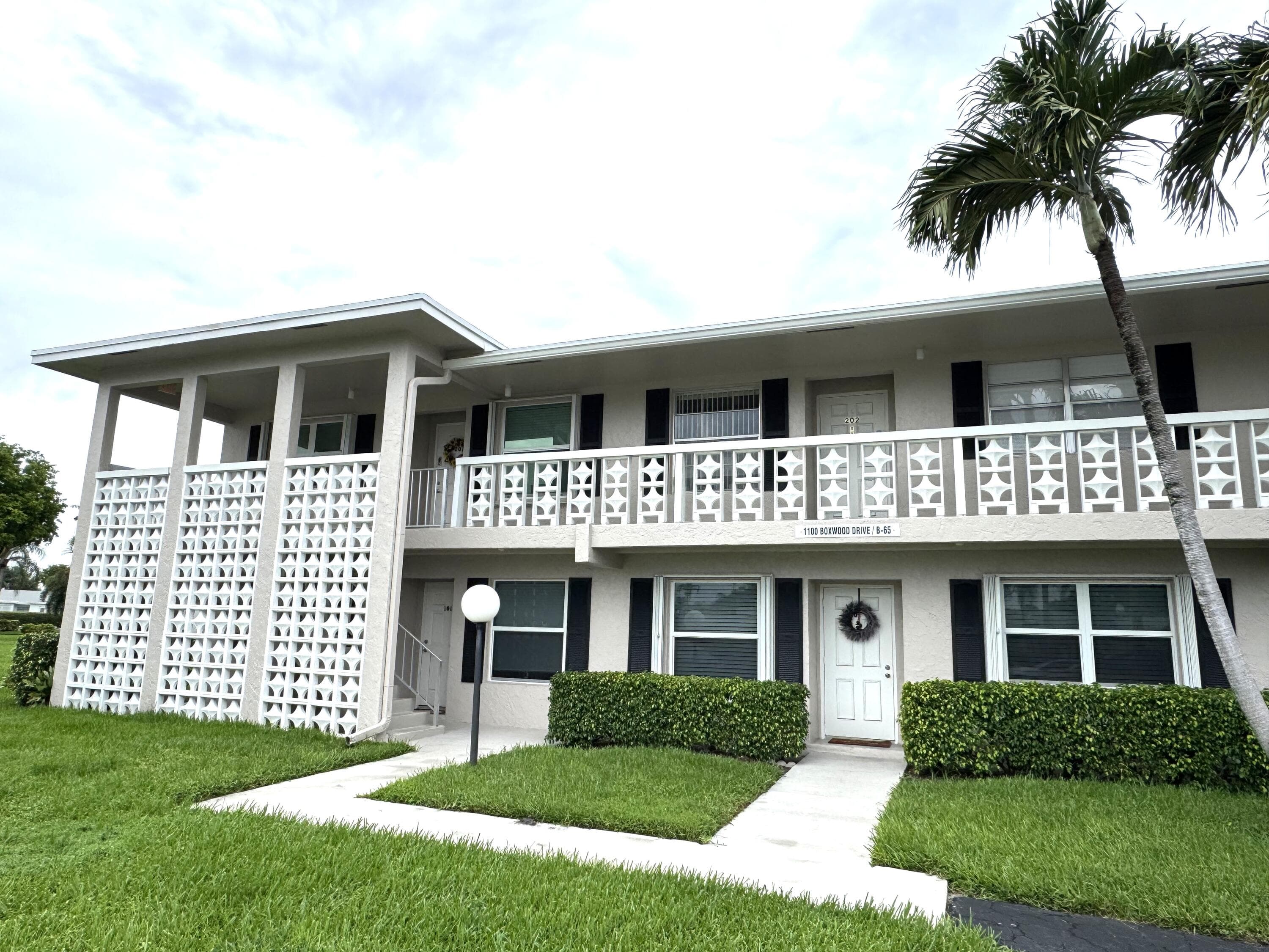 1100 Boxwood Drive 101, Delray Beach, FL 33445 — photo 1 of 25