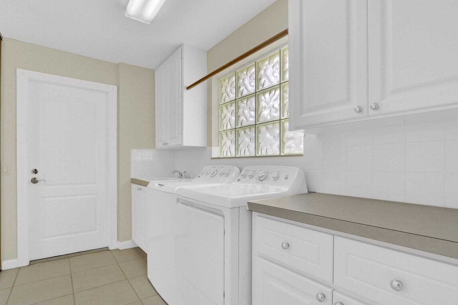 129 Euphrates Circle, Palm Beach Gardens, FL 33410 — photo 16 of 34