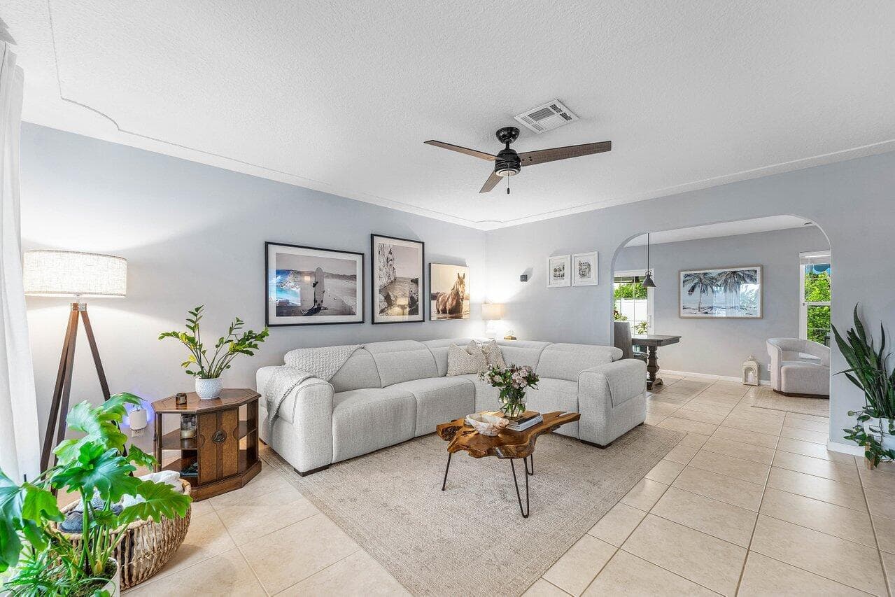 2527 SW 12th Street, Boynton Beach, FL 33426 — photo 11 of 48
