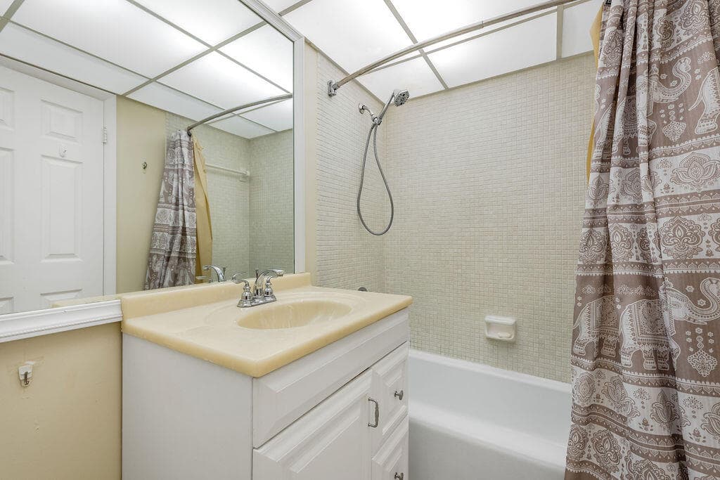 3680 Inverrary Drive 1v, Lauderhill, FL 33319 — photo 15 of 35