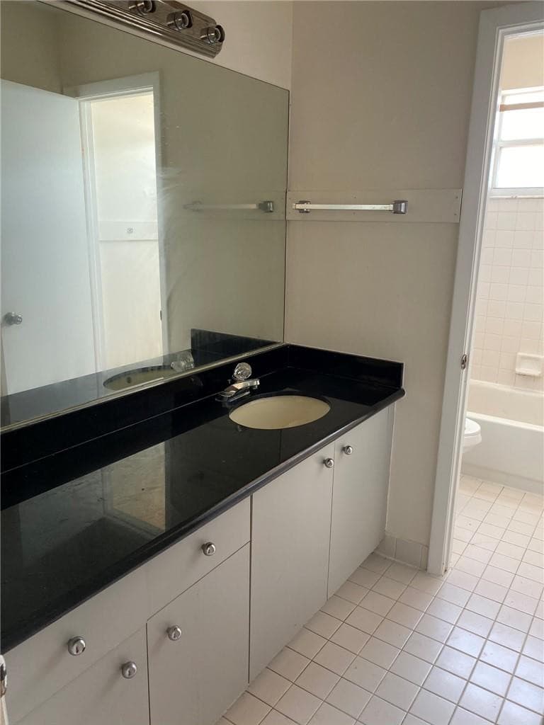 19199 NW 19th Street, Pembroke Pines, FL 33029 — photo 11 of 34