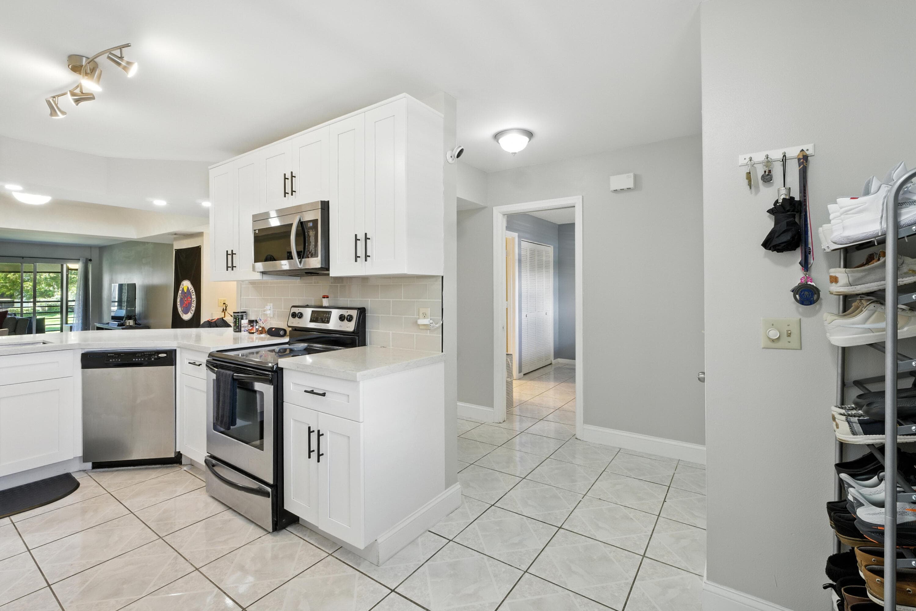 23380 Carolwood Lane 202, Boca Raton, FL 33428 — photo 5 of 38