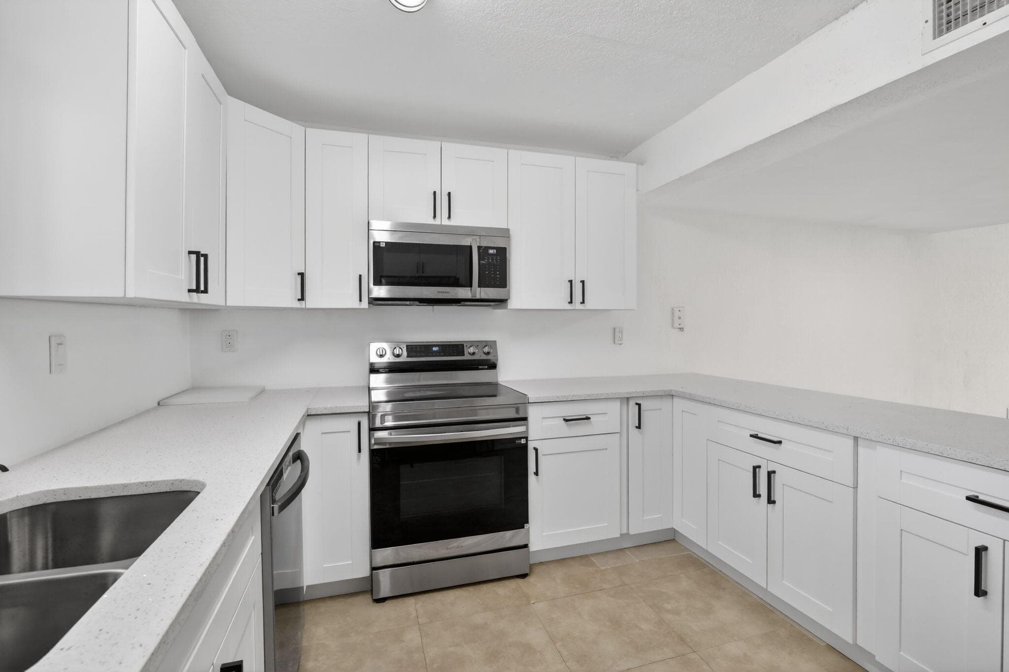 11556 NW 1st Street, Plantation, FL 33325 — photo 8 of 29