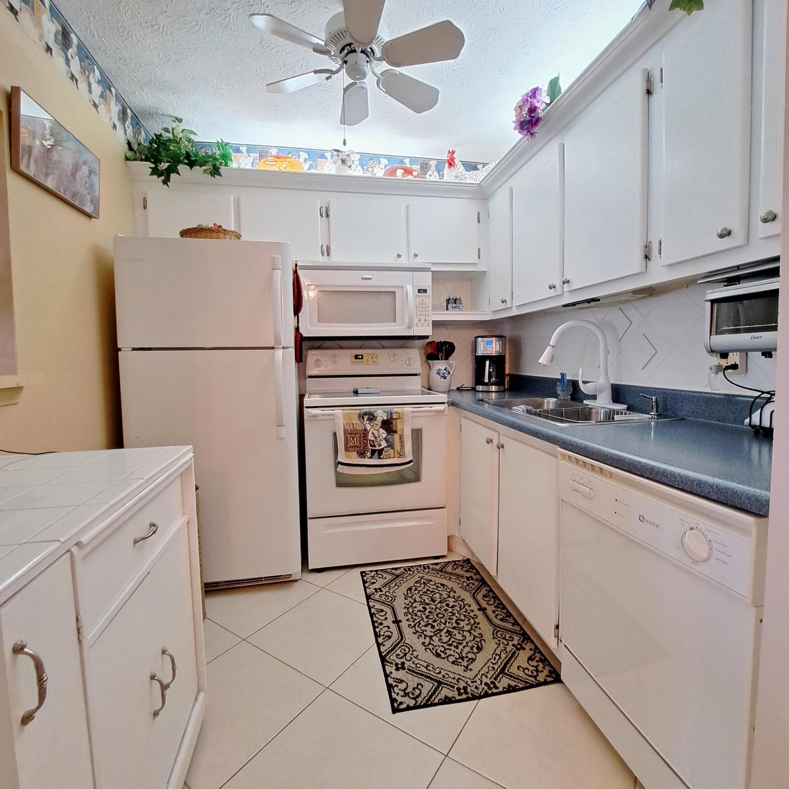 53 Northampton C, West Palm Beach, FL 33417 — photo 7 of 31