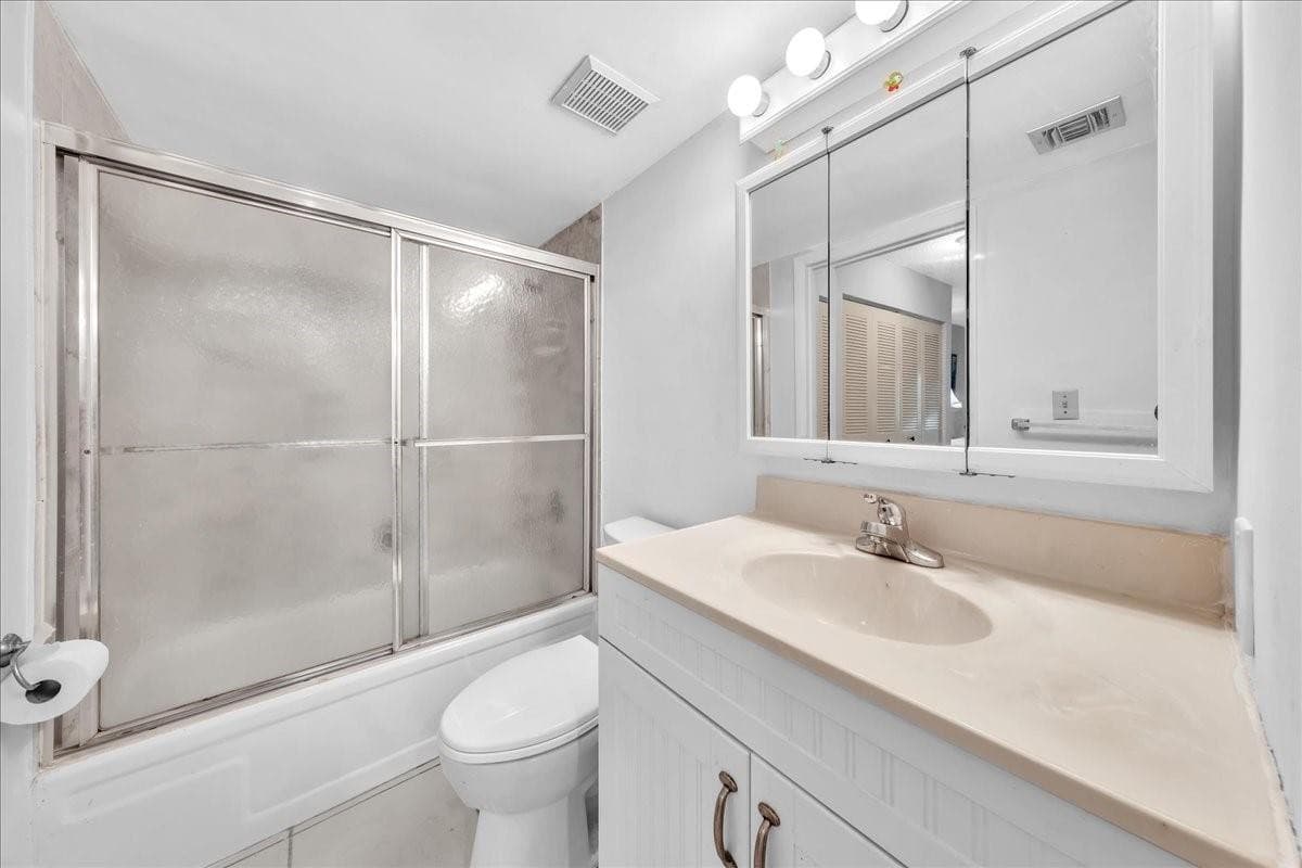 3909 N Ocean Boulevard 113, Fort Lauderdale, FL 33308 — photo 9 of 31