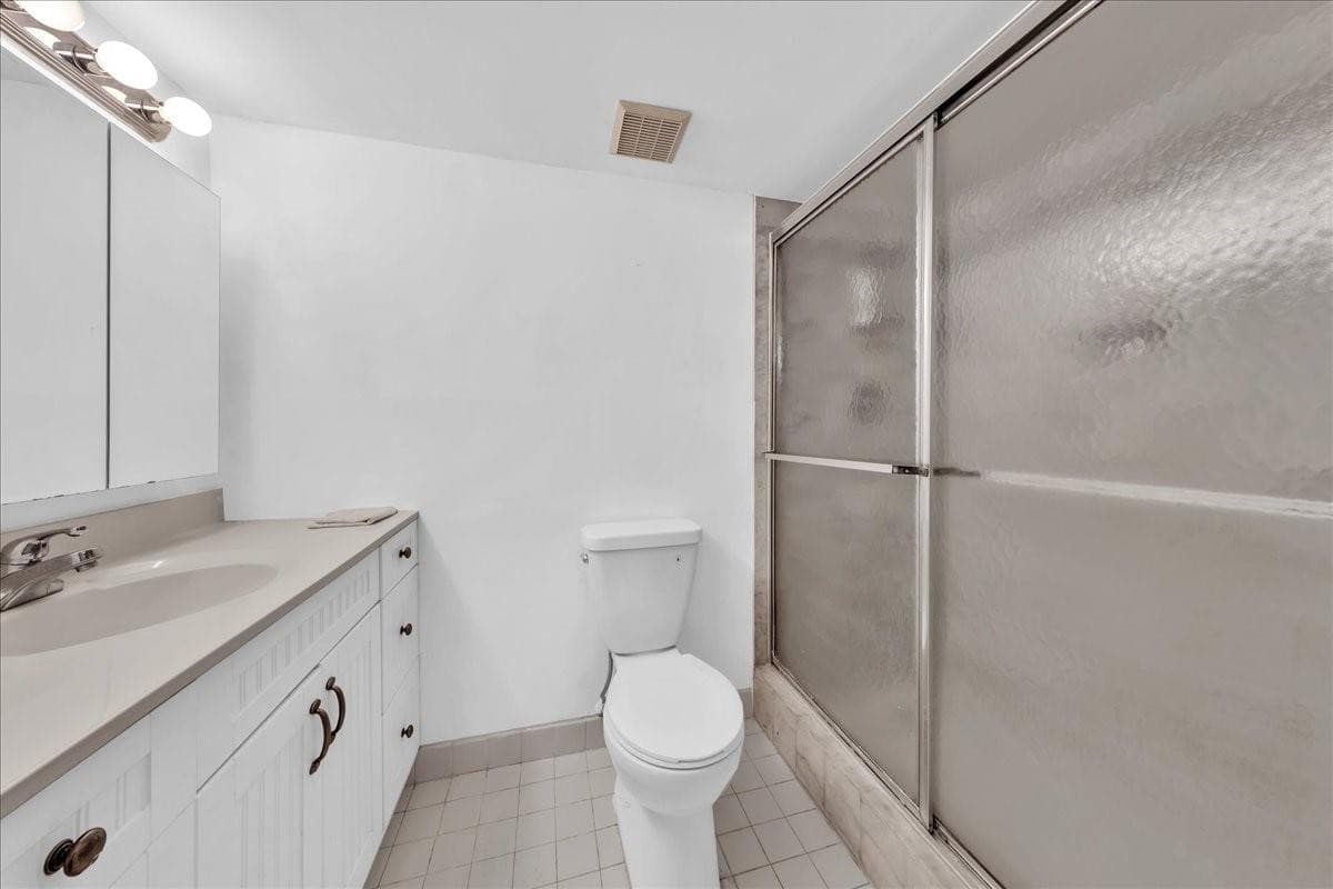 3909 N Ocean Boulevard 113, Fort Lauderdale, FL 33308 — photo 15 of 31