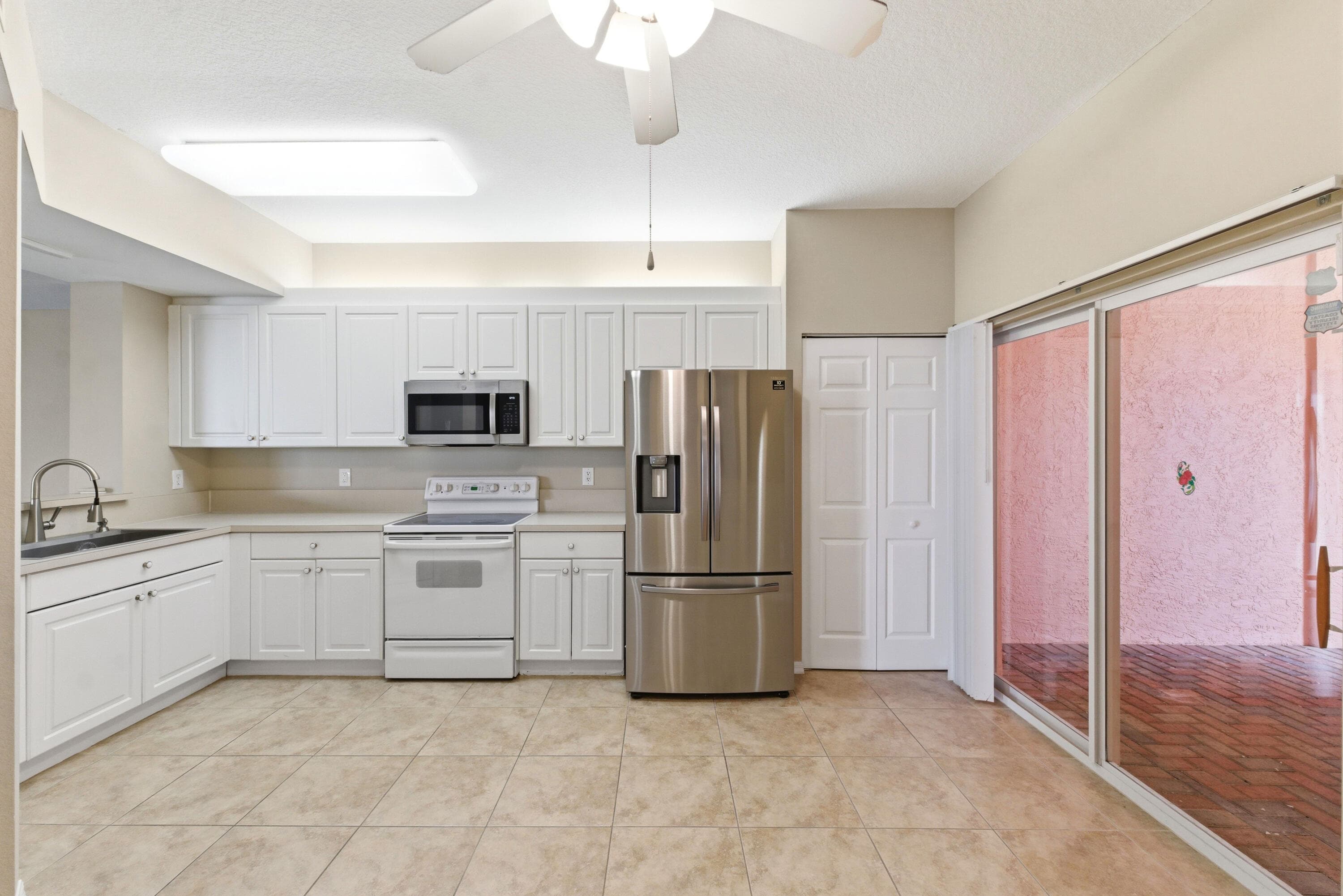 7765 Yardley Drive 107, Tamarac, FL 33321 — photo 3 of 38