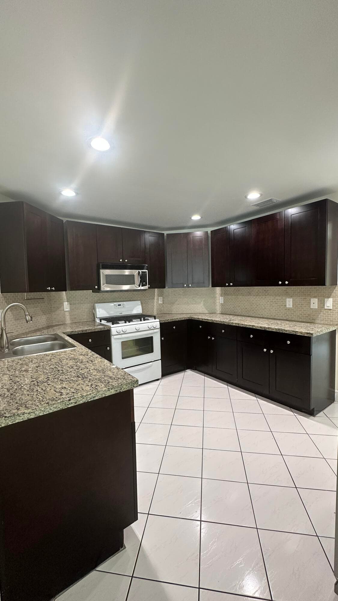 13389 NW 7th Street, Plantation, FL 33325 — photo 2 of 8