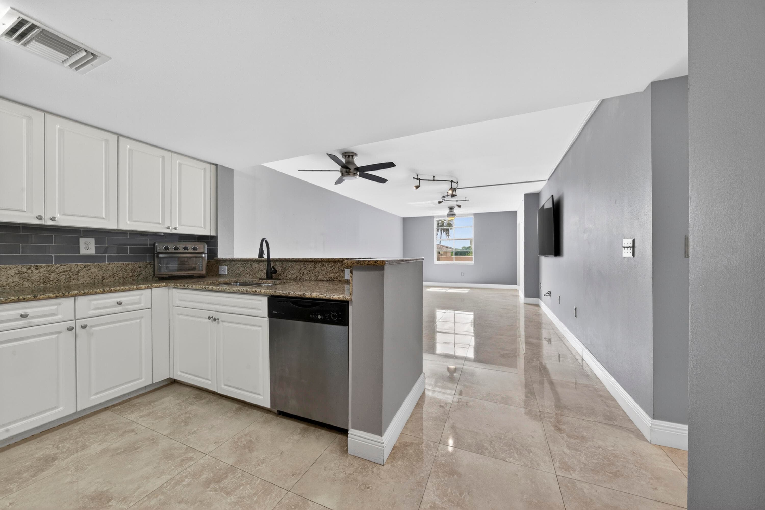 520 SE 5th Avenue 3209, Fort Lauderdale, FL 33301 — photo 18 of 49