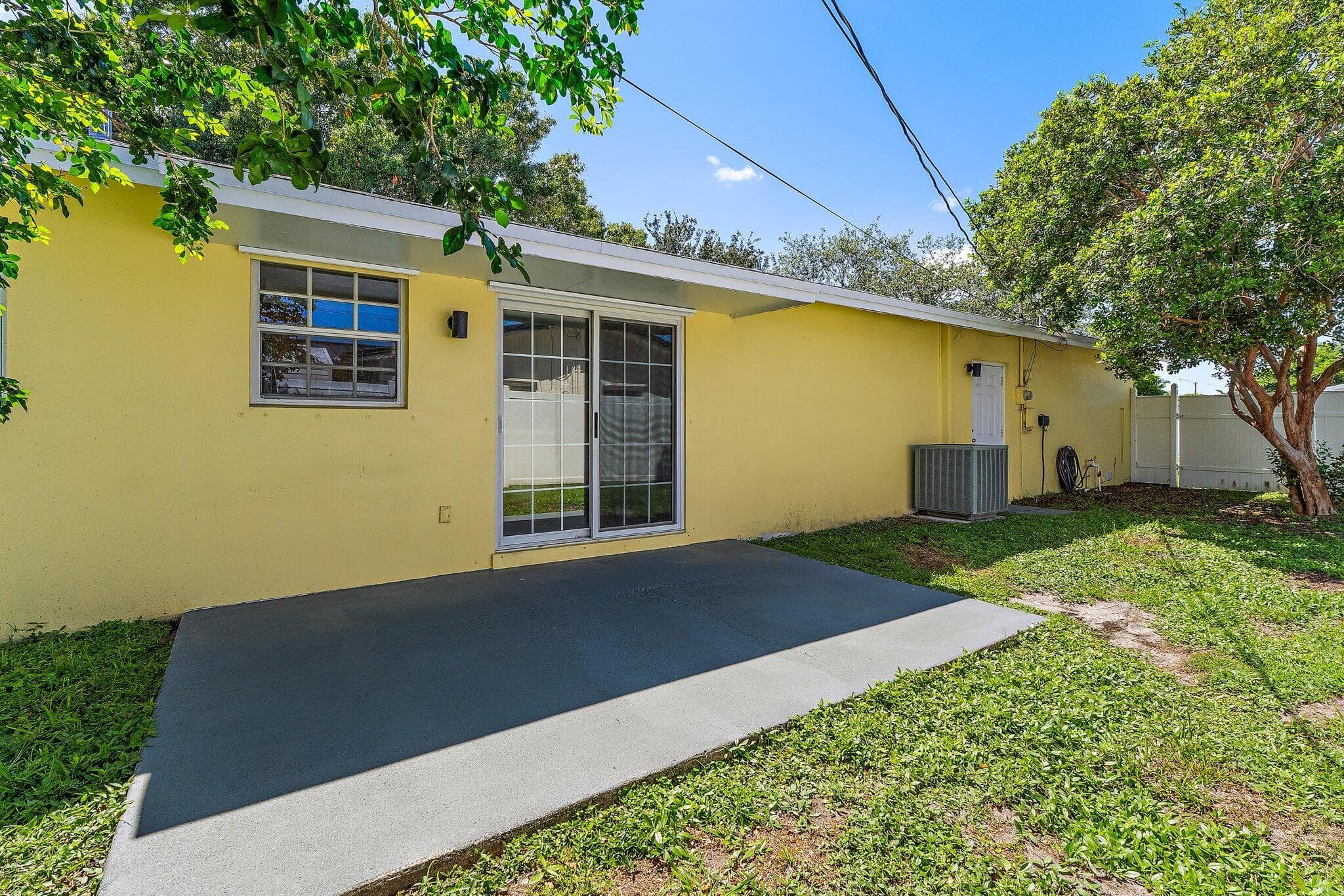 678 Riverside Drive, Palm Beach Gardens, FL 33410 — photo 37 of 44