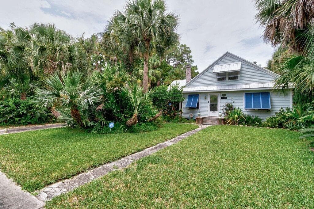 1927 21st Avenue, Vero Beach, FL 32960 — photo 1 of 45