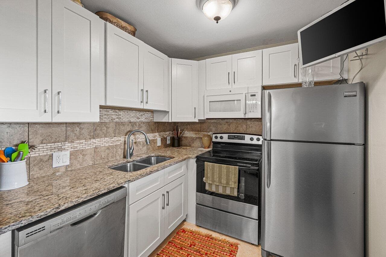 175 Suffolk E, Boca Raton, FL 33434 — photo 1 of 23