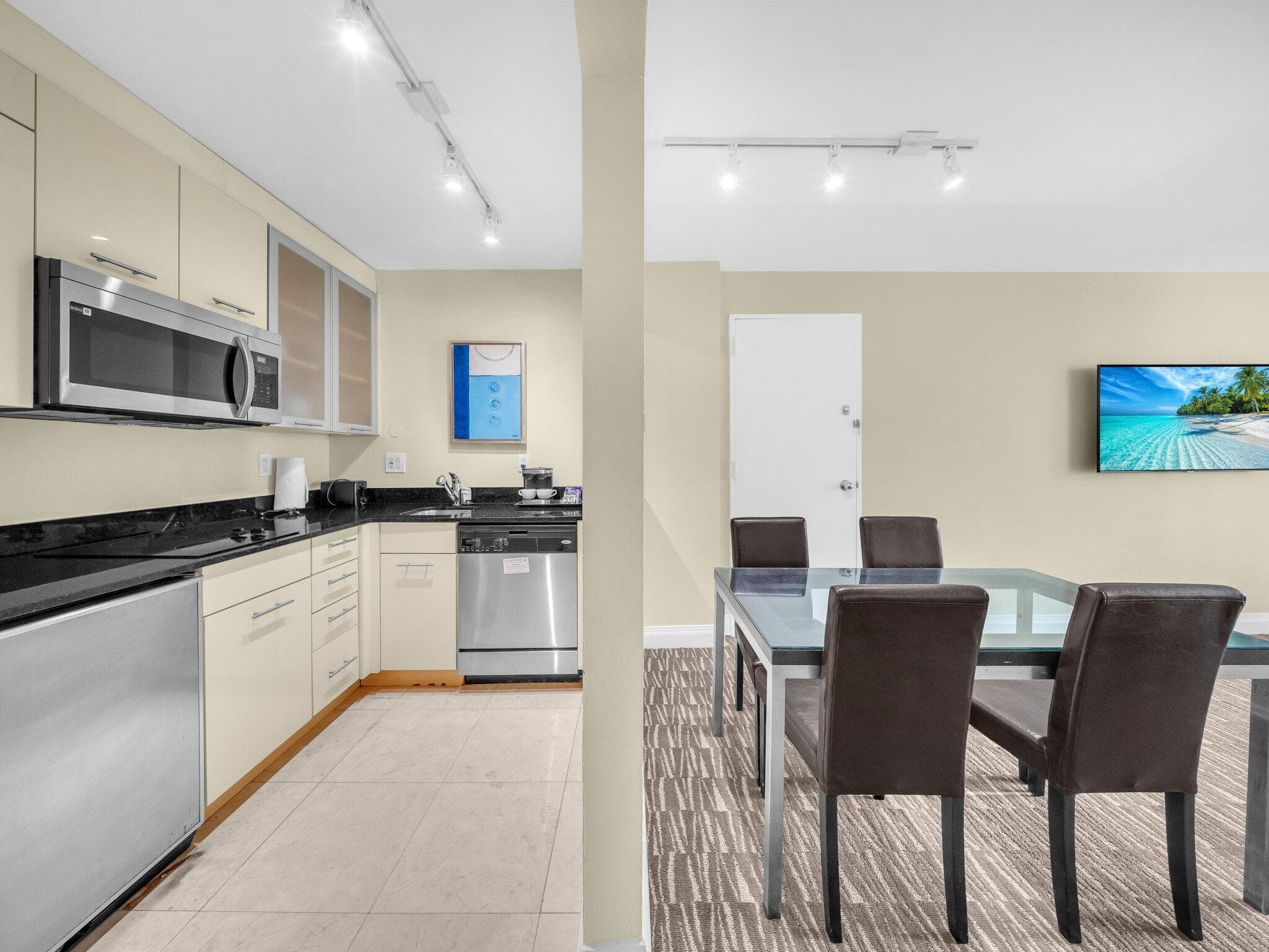 2670 E Sunrise Boulevard 319, Fort Lauderdale, FL 33304 — photo 5 of 29
