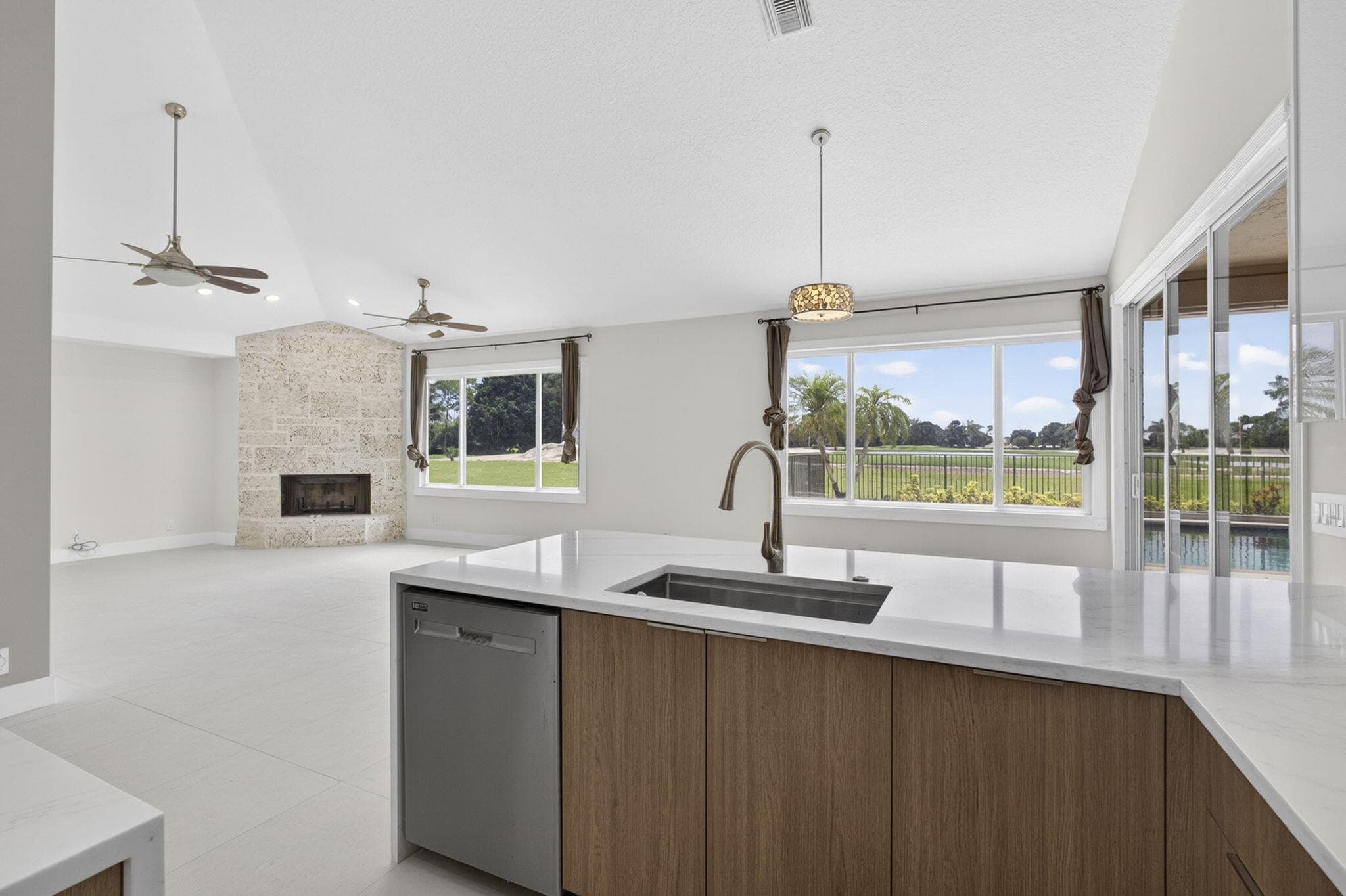 8030 Woodsmuir Drive, Palm Beach Gardens, FL 33412 — photo 20 of 77