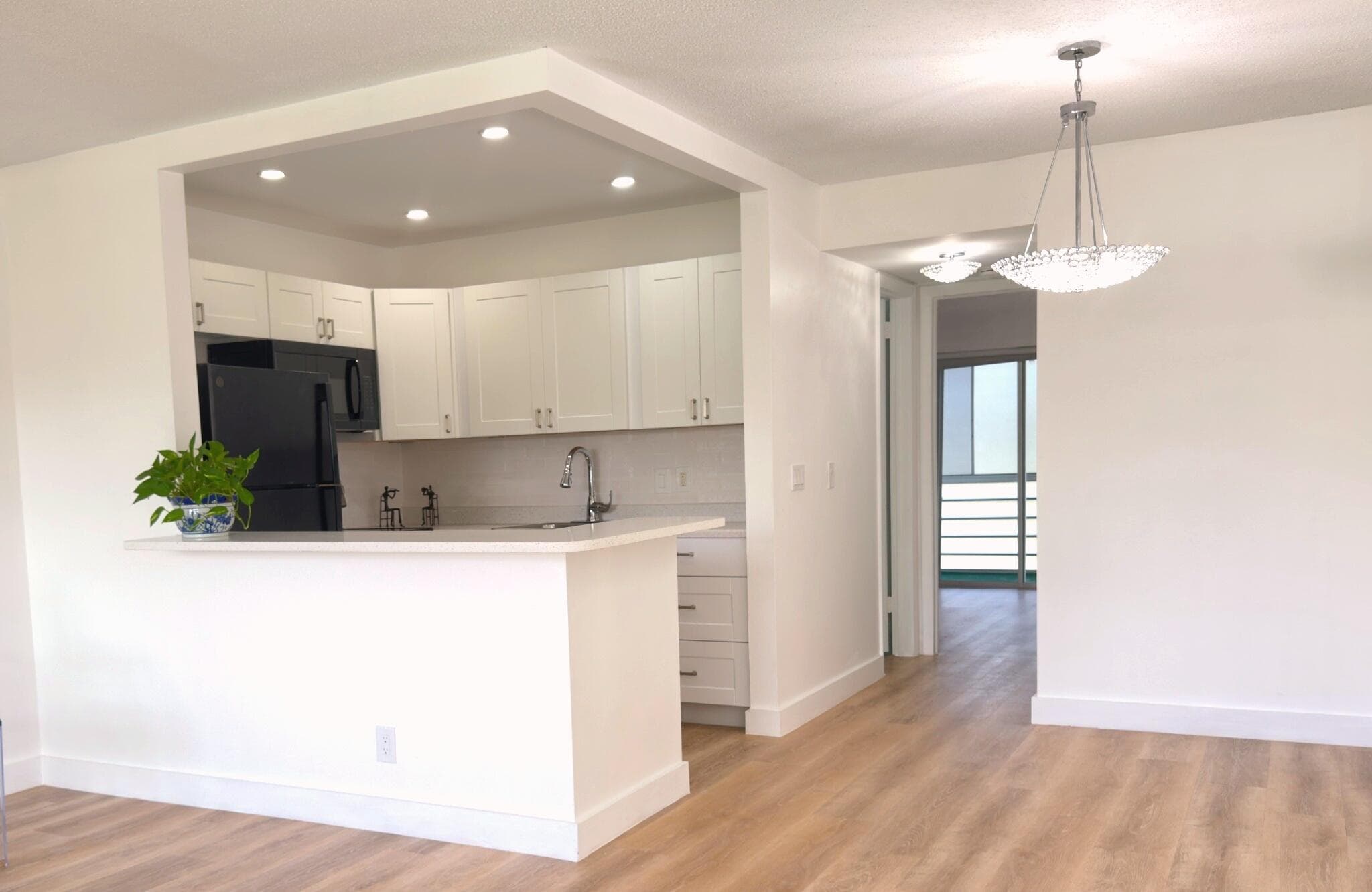 150 Windsor G, West Palm Beach, FL 33417 — photo 1 of 8