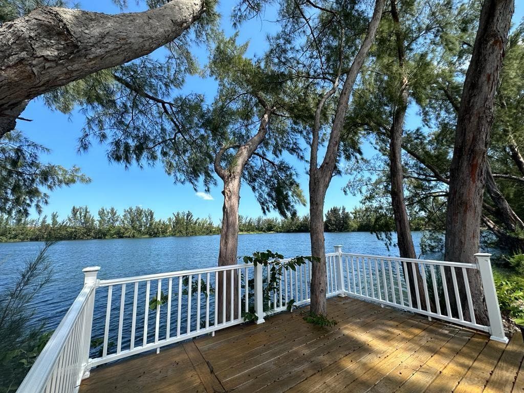 425 NW 10th Terrace, Hallandale Beach, FL — photo 27 of 36