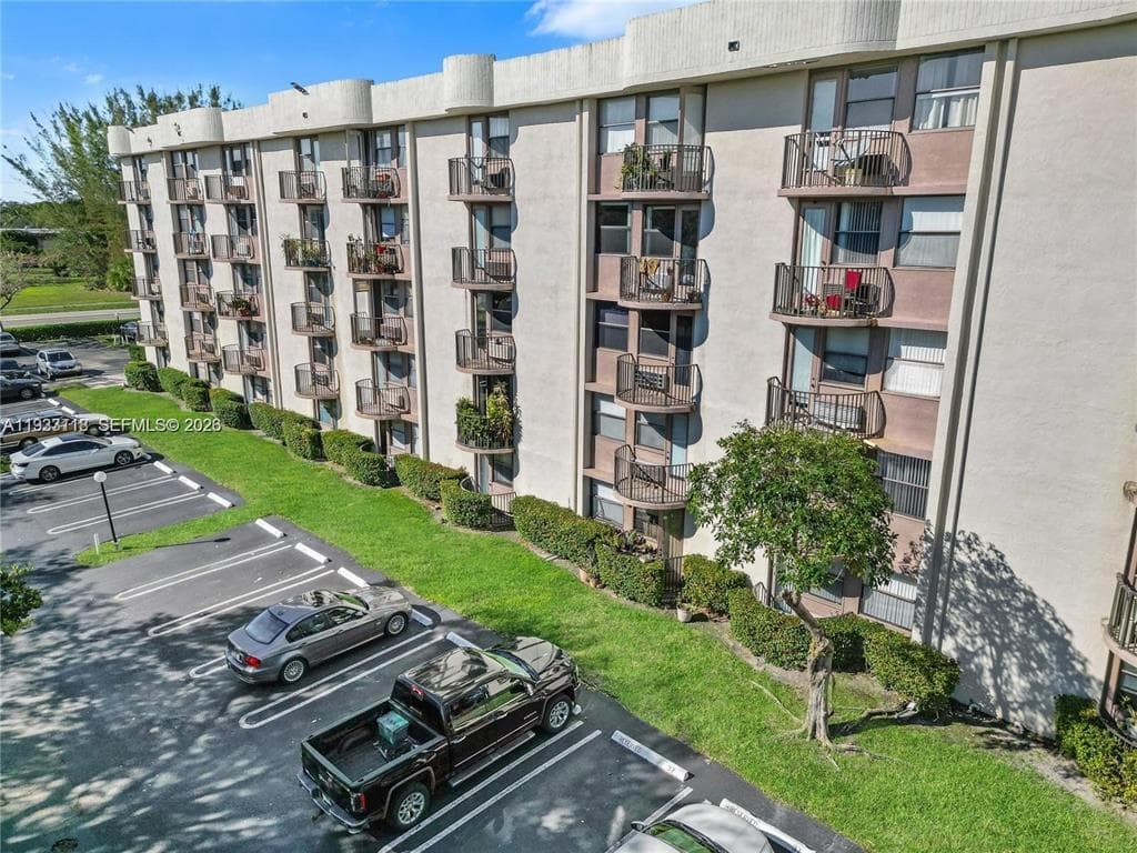 2701 Riverside Drive Apt 516, Coral Springs, FL 33065 — photo 2 of 10