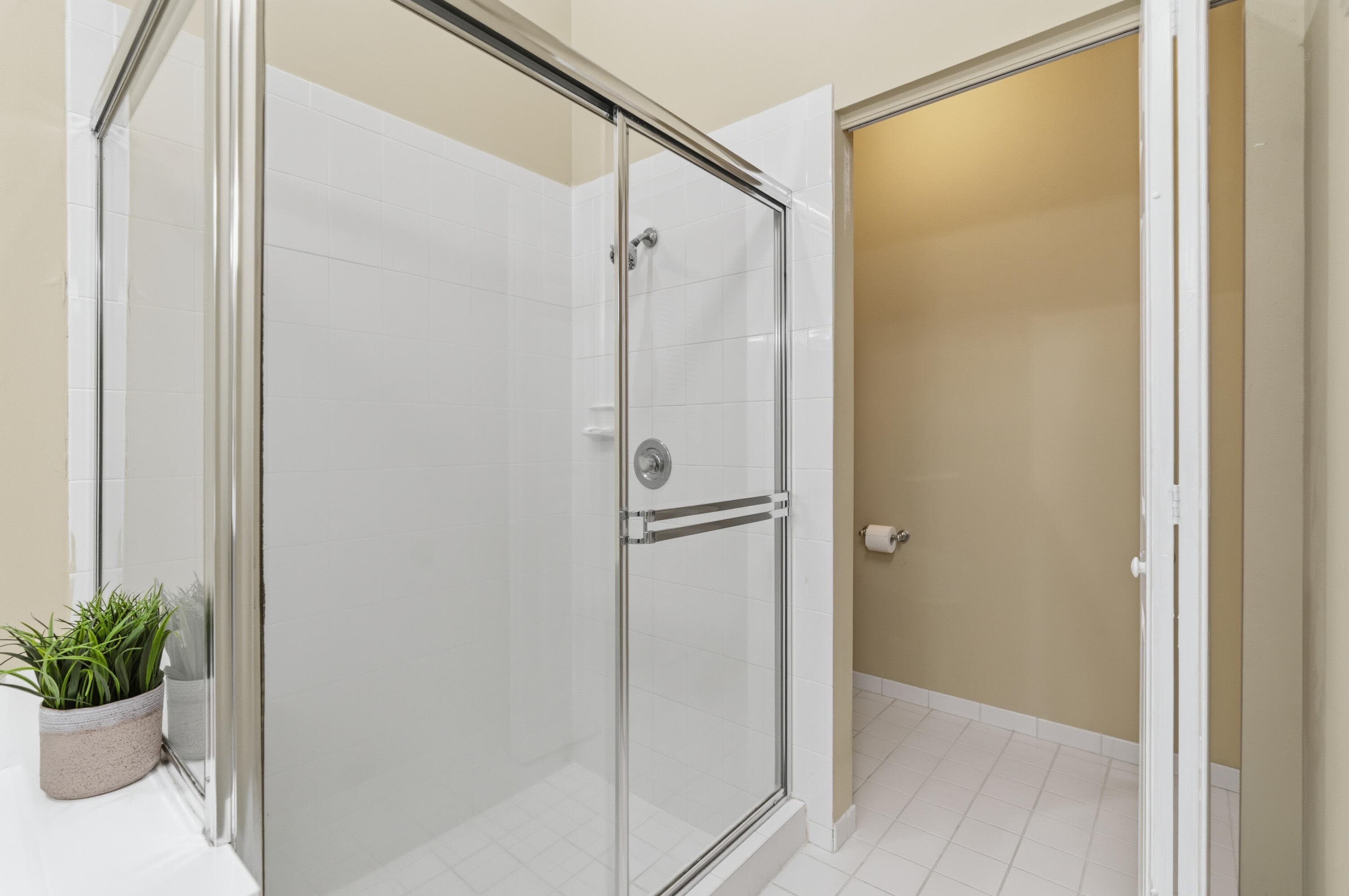 1500 Lacosta Drive W, Pembroke Pines, FL 33027 — photo 25 of 53
