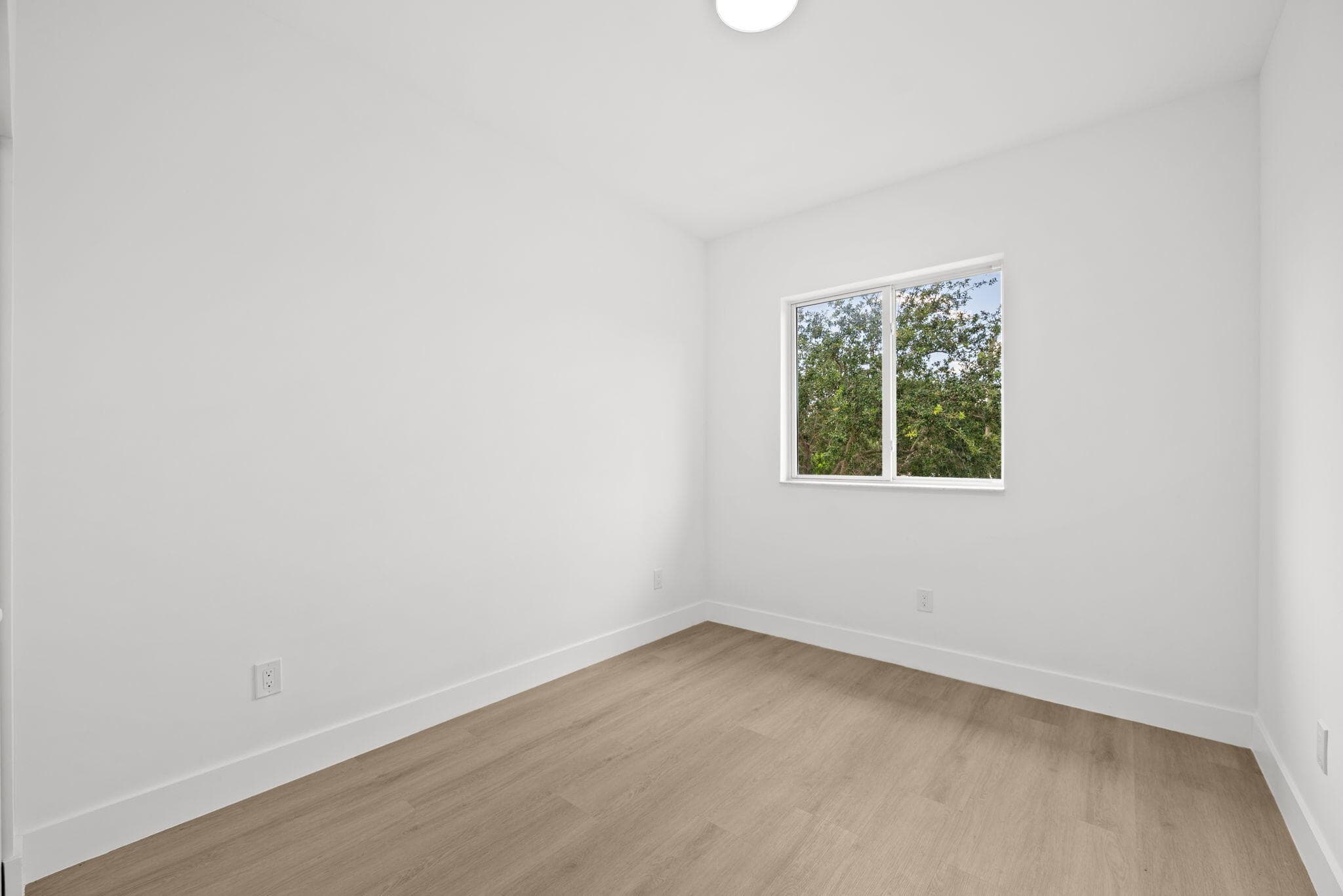 1355 NW 42nd Street 1355, Miami, FL 33142 — photo 16 of 26