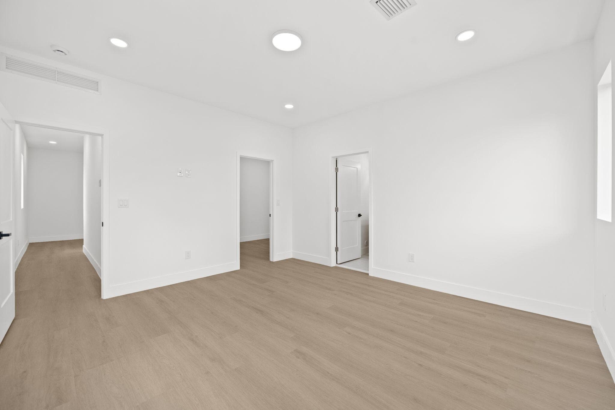 1355 NW 42nd Street 1355, Miami, FL 33142 — photo 17 of 26