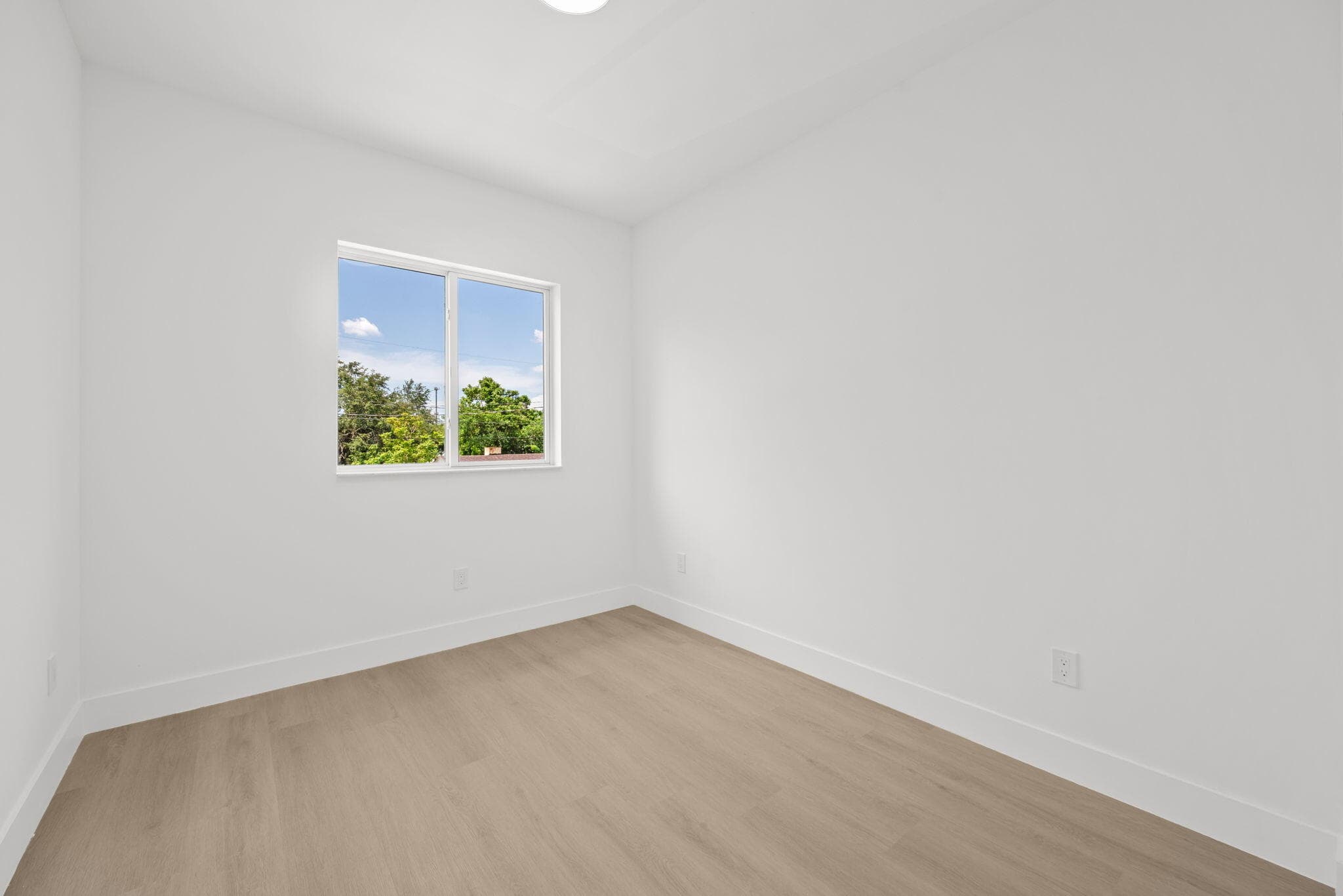1355 NW 42nd Street 1355, Miami, FL 33142 — photo 21 of 26