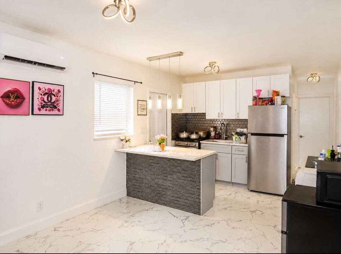 306 NE 6th Street 1-4, Hallandale Beach, FL 33009 — photo 4 of 16
