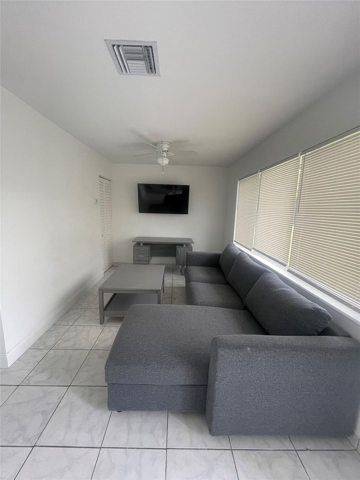1135 NE 15th Avenue 5, Fort Lauderdale, FL — photo 3 of 11