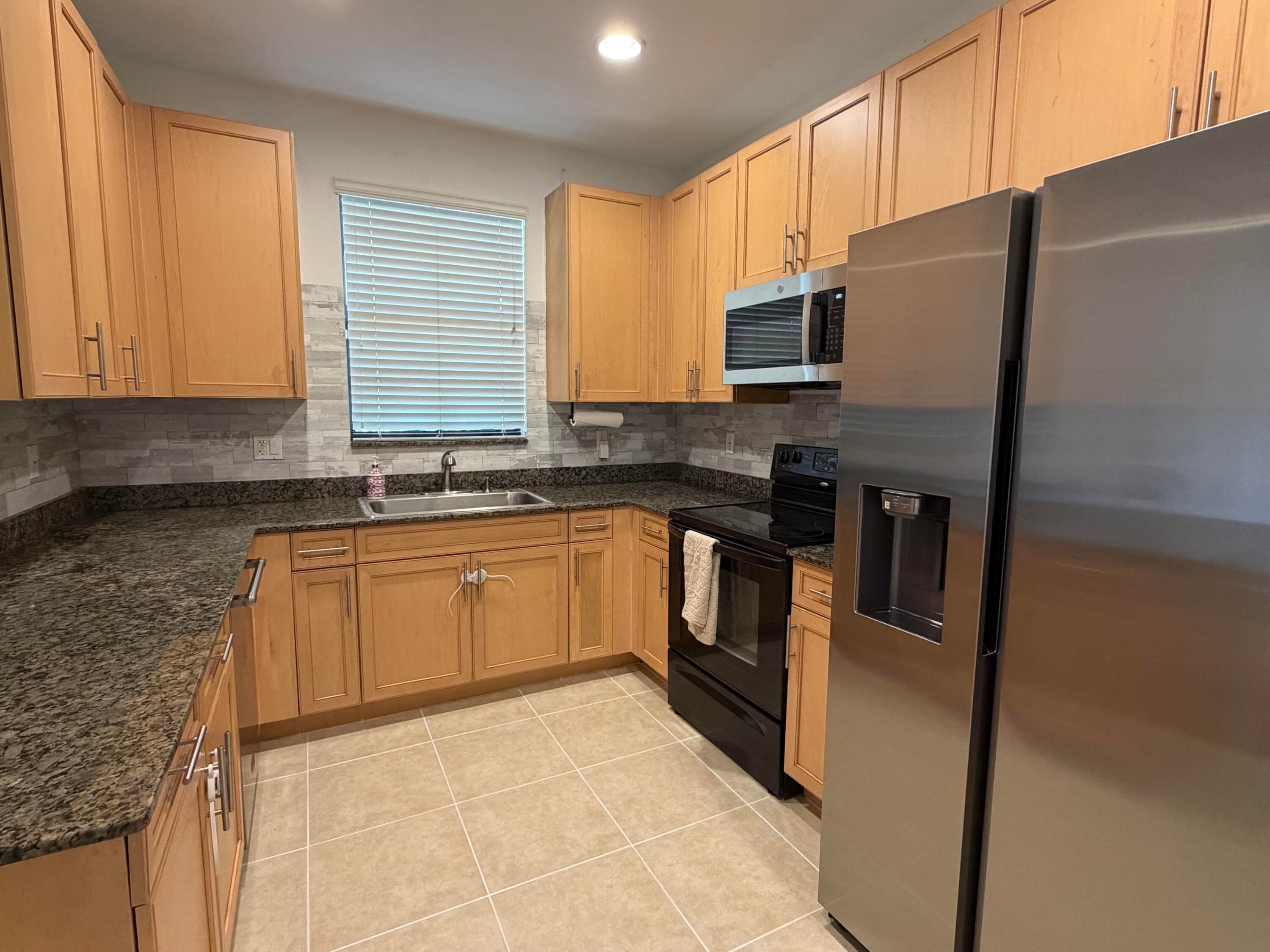 238 E Chrystie Circle, Delray Beach, FL 33484 — photo 11 of 48