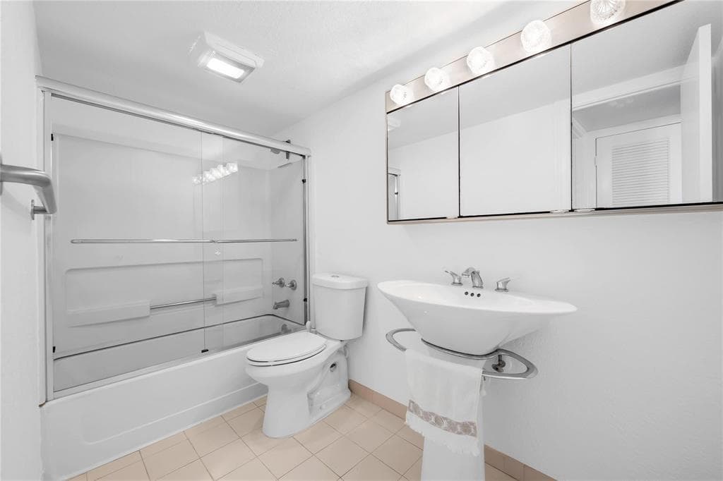 4800 Bayview 306, Fort Lauderdale, FL 33308 — photo 17 of 37