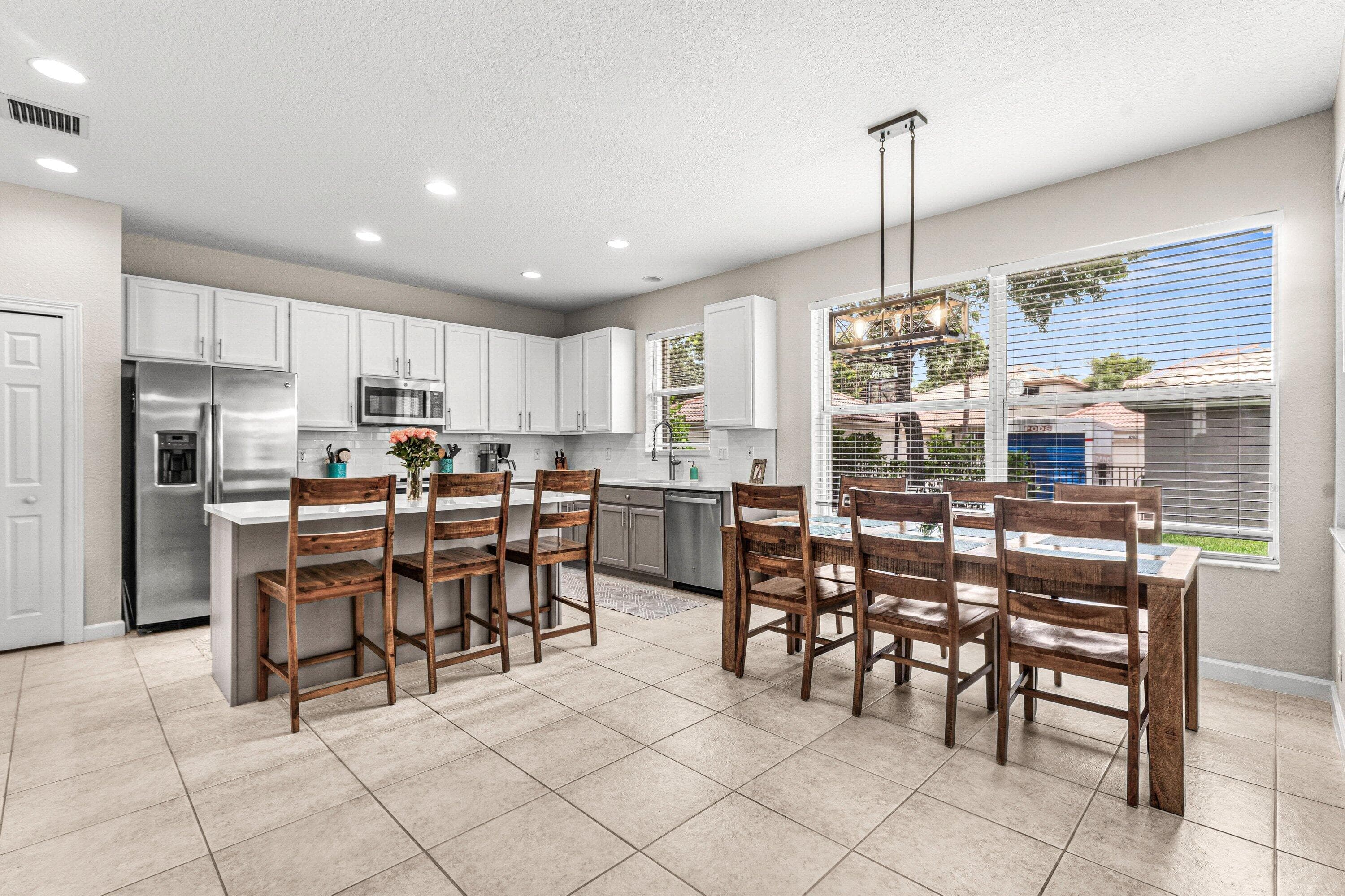 8215 Calterra Drive, Palm Beach Gardens, FL 33418 — photo 8 of 32
