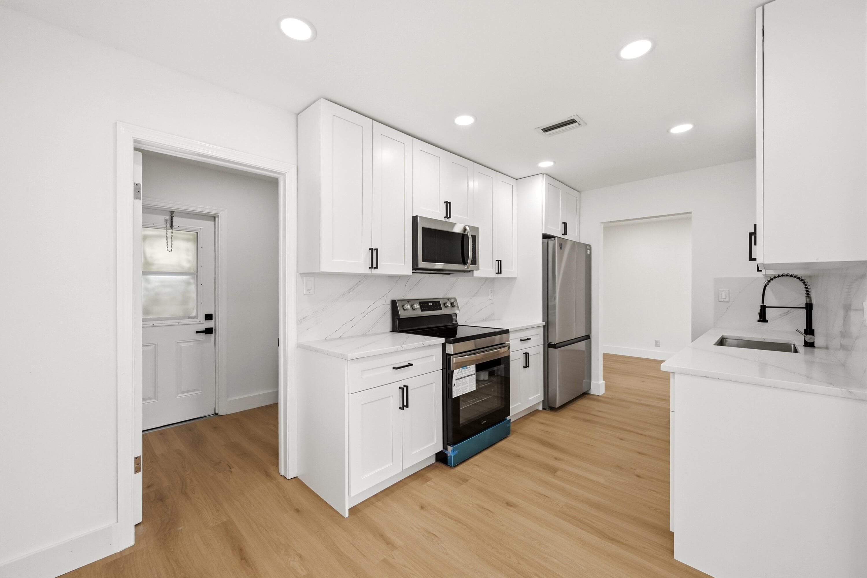 8410 NW 59th Place, Tamarac, FL 33321 — photo 13 of 29