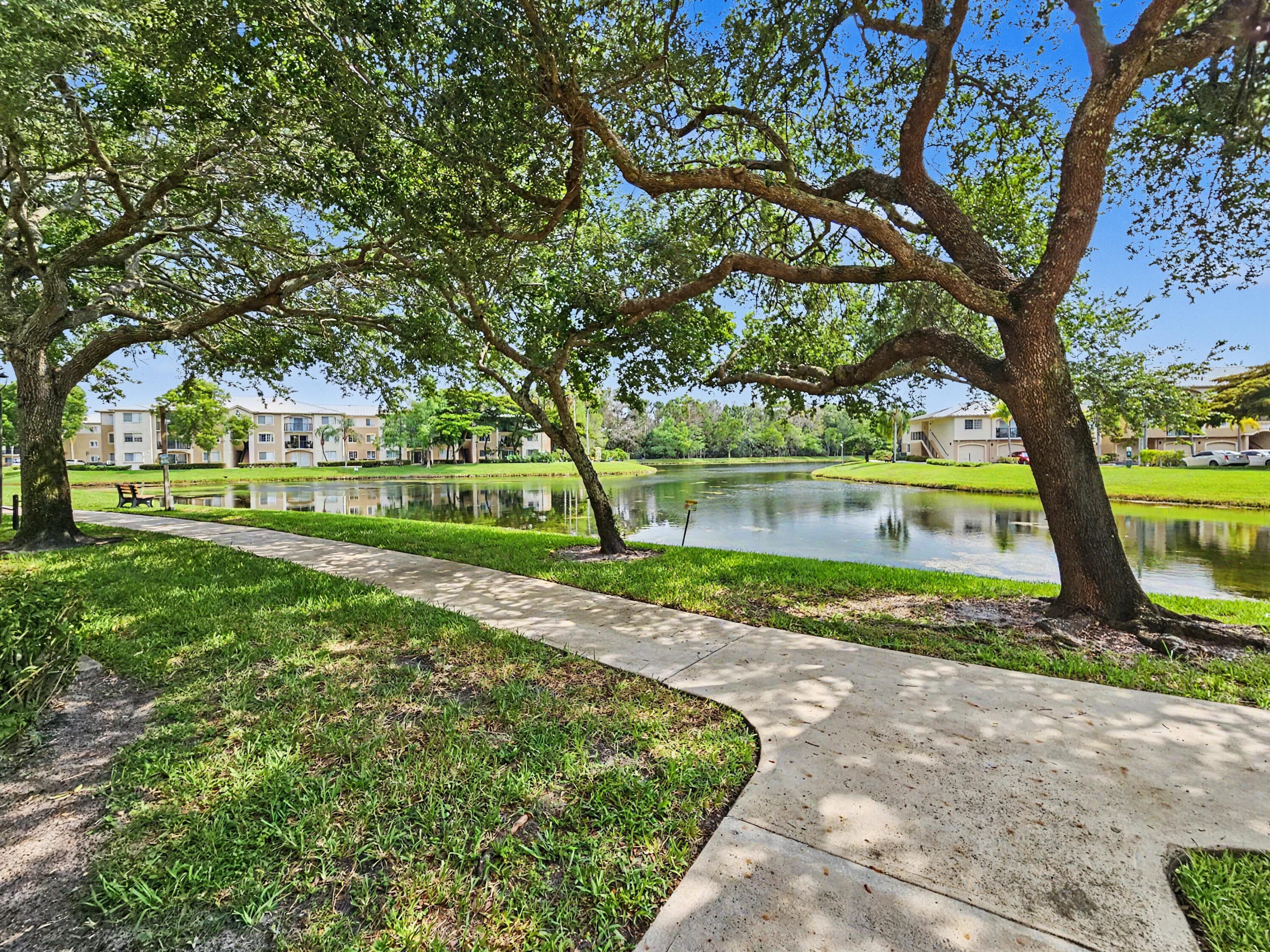500 Crestwood Court N 504, Royal Palm Beach, FL 33411 — photo 5 of 10