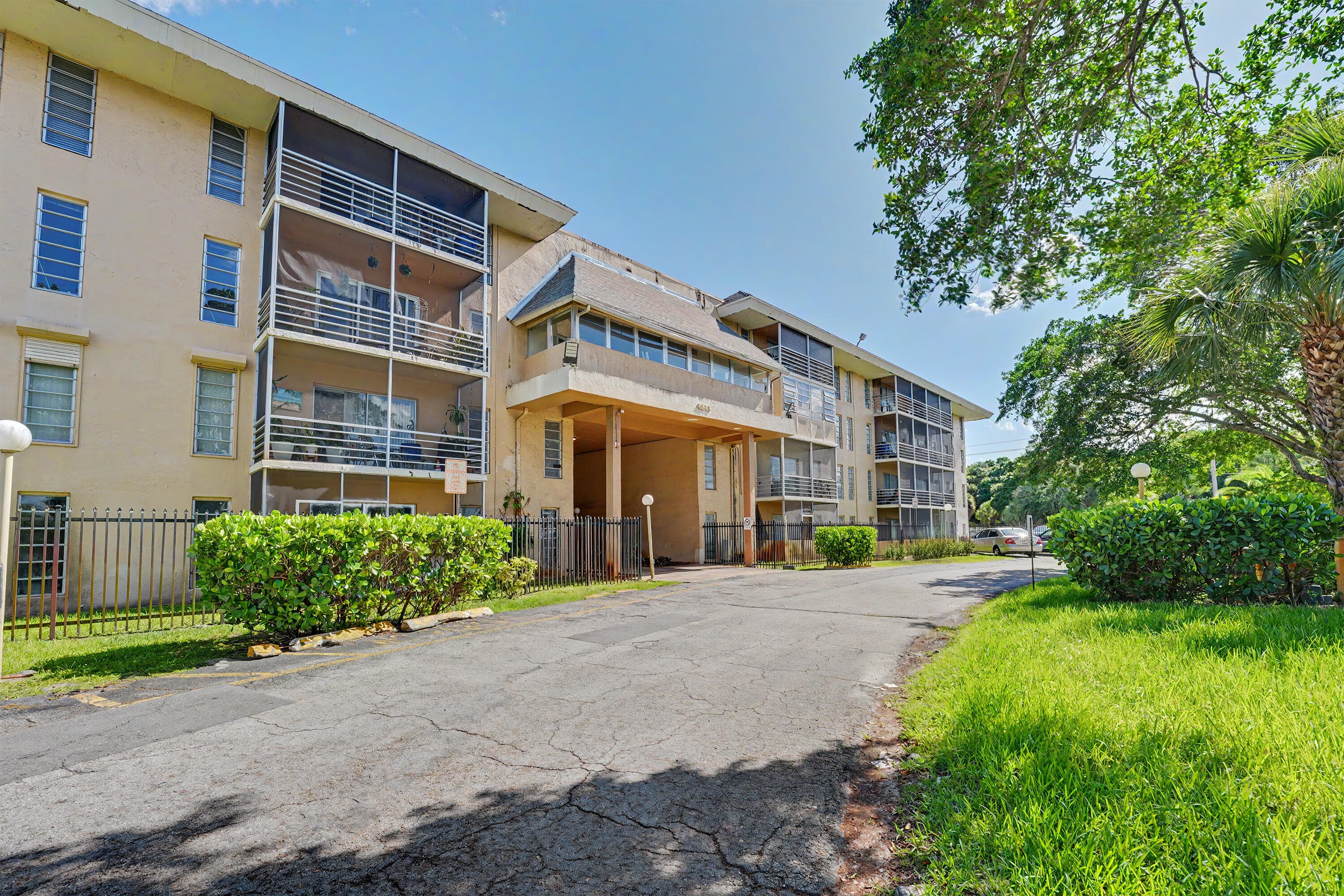 4848 NW 24th 105, Lauderdale Lakes, FL 33313 — photo 26 of 31