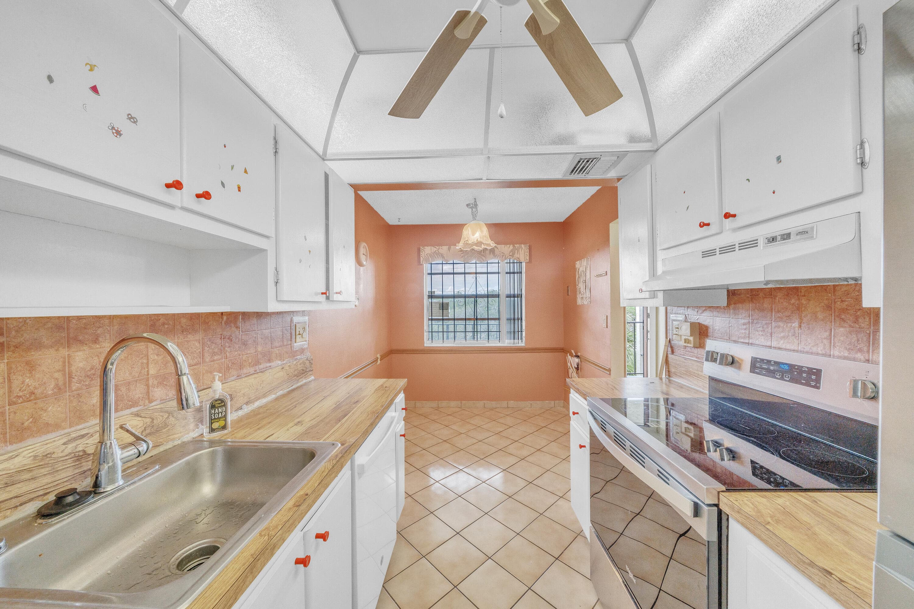 3070 NW 48th Terrace 405, Lauderdale Lakes, FL 33313 — photo 18 of 26