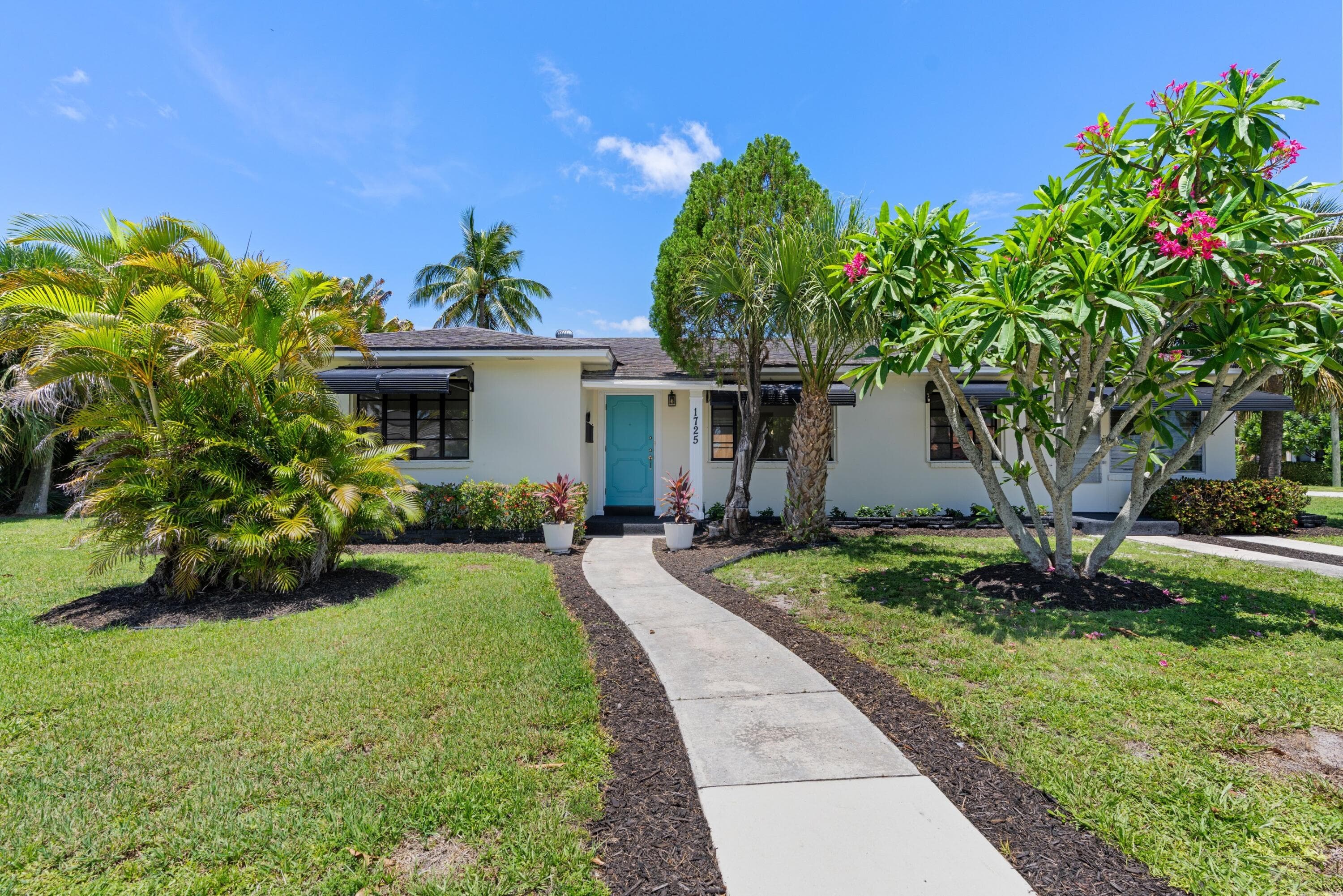 1725 N Lakeside Drive, Lake Worth Beach, FL 33460 — photo 5 of 28