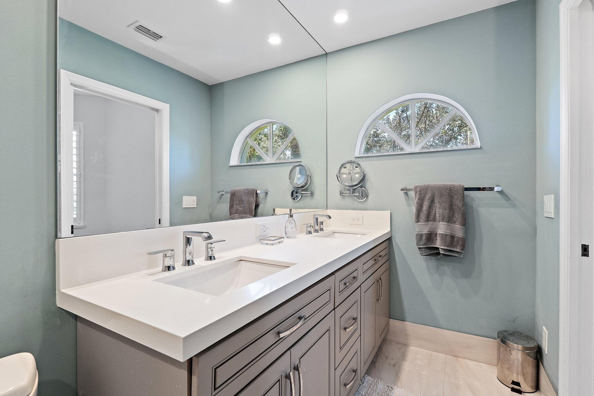 2605 N Fairway Dr Drive N, Jupiter, FL 33477 — photo 31 of 36