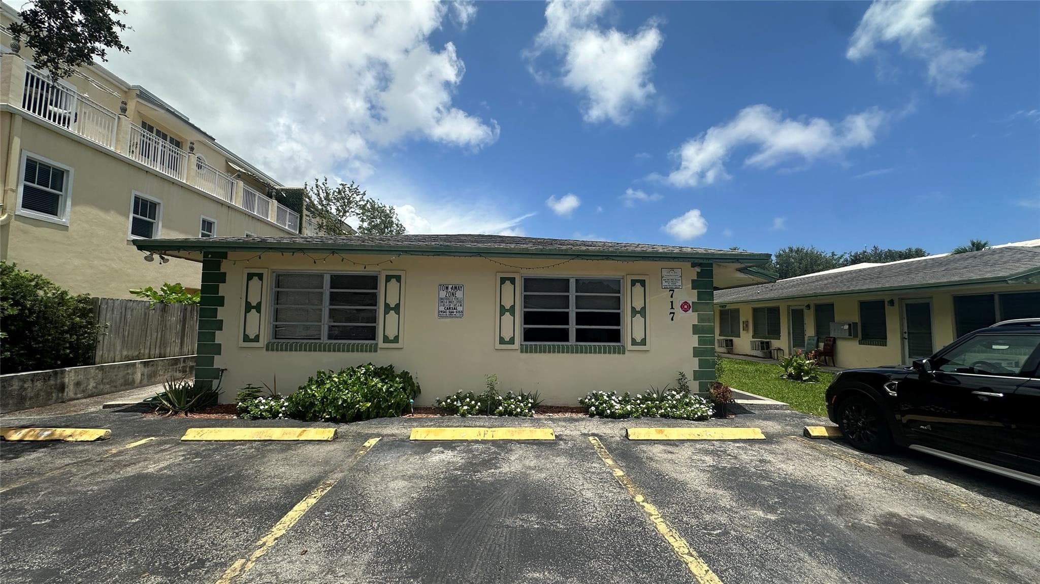 717 SE 16th Street 3, Fort Lauderdale, FL 33316 — photo 1 of 9