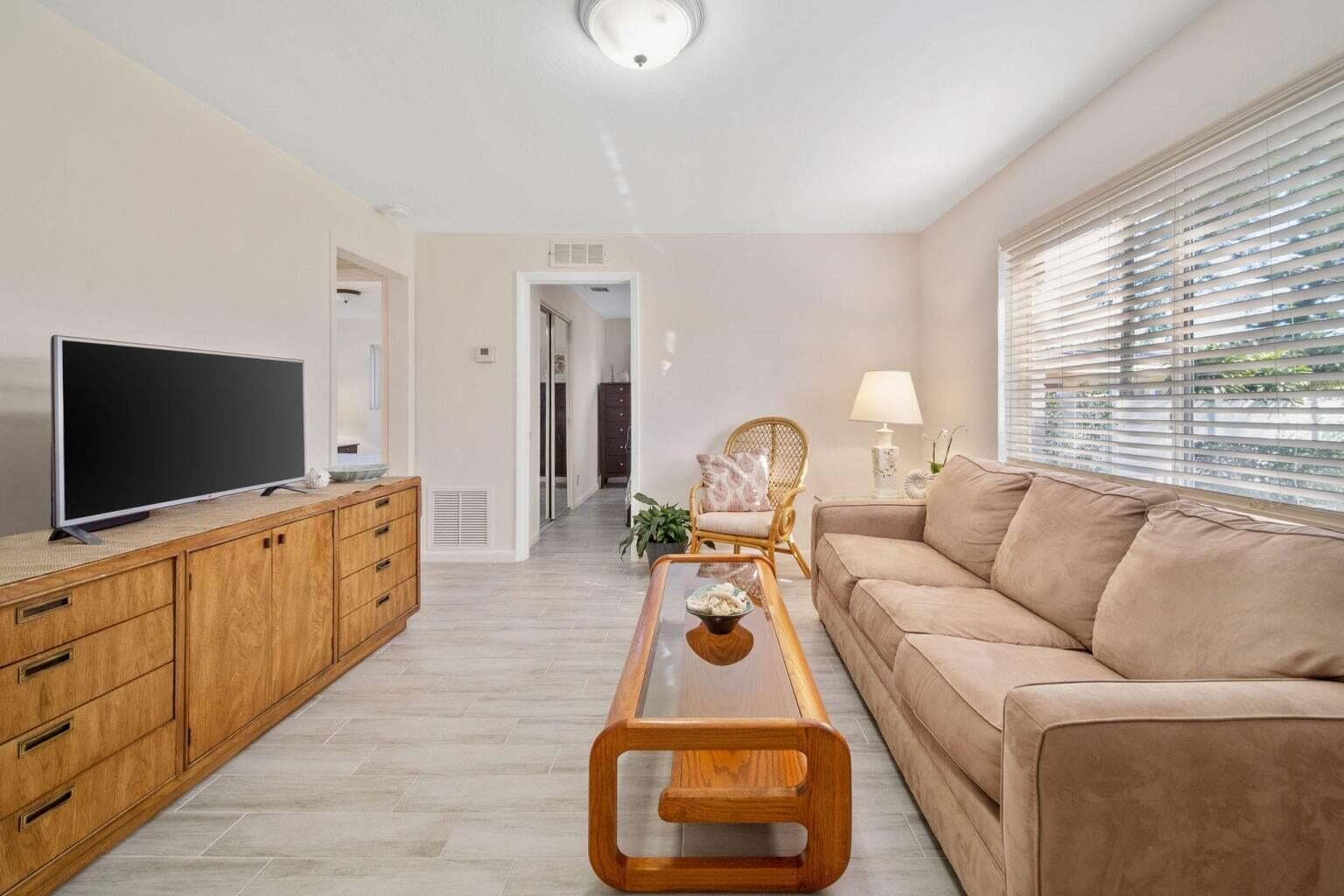 1201 NE 2nd Avenue, Delray Beach, FL 33444 — photo 7 of 16