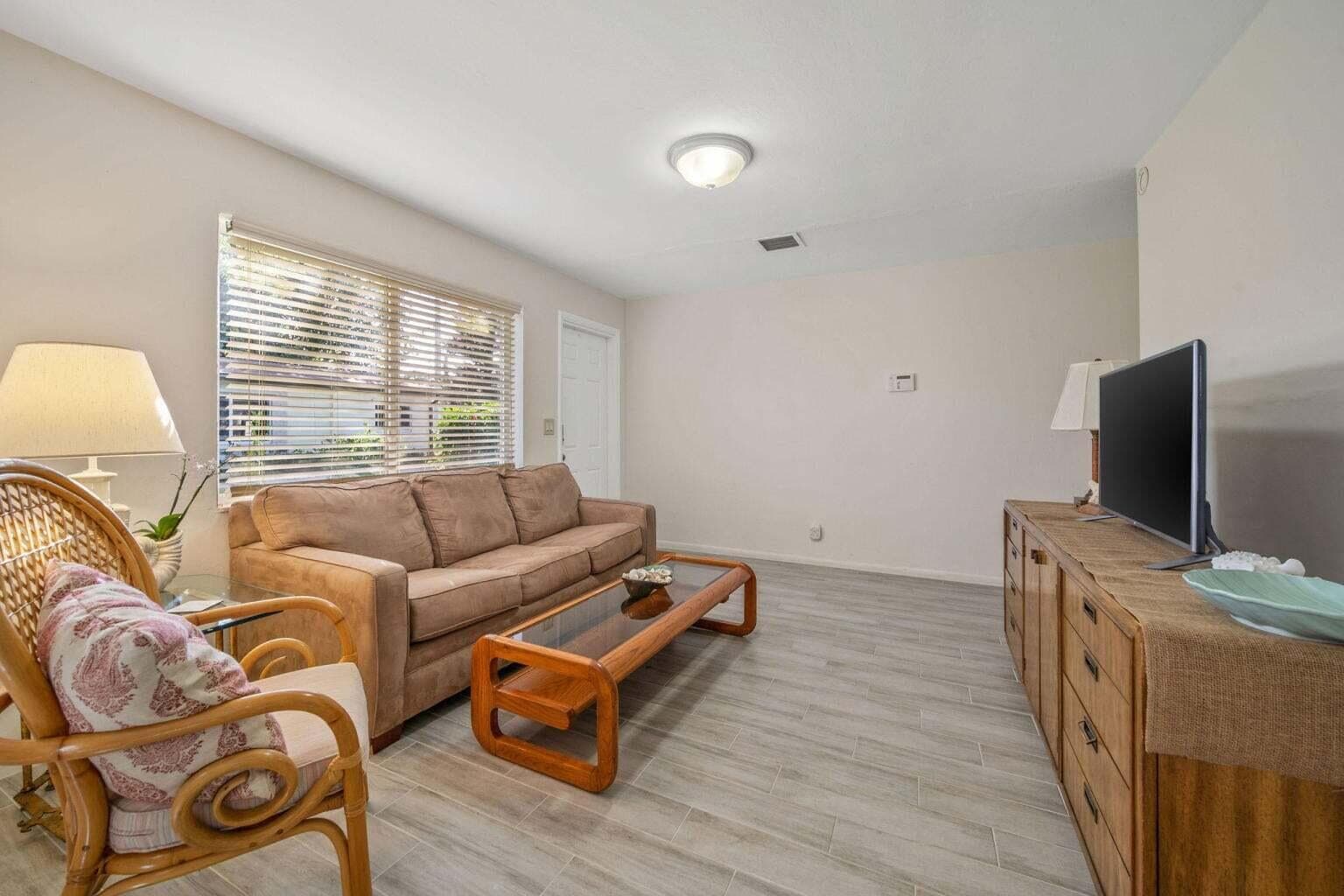 1201 NE 2nd Avenue, Delray Beach, FL 33444 — photo 9 of 16