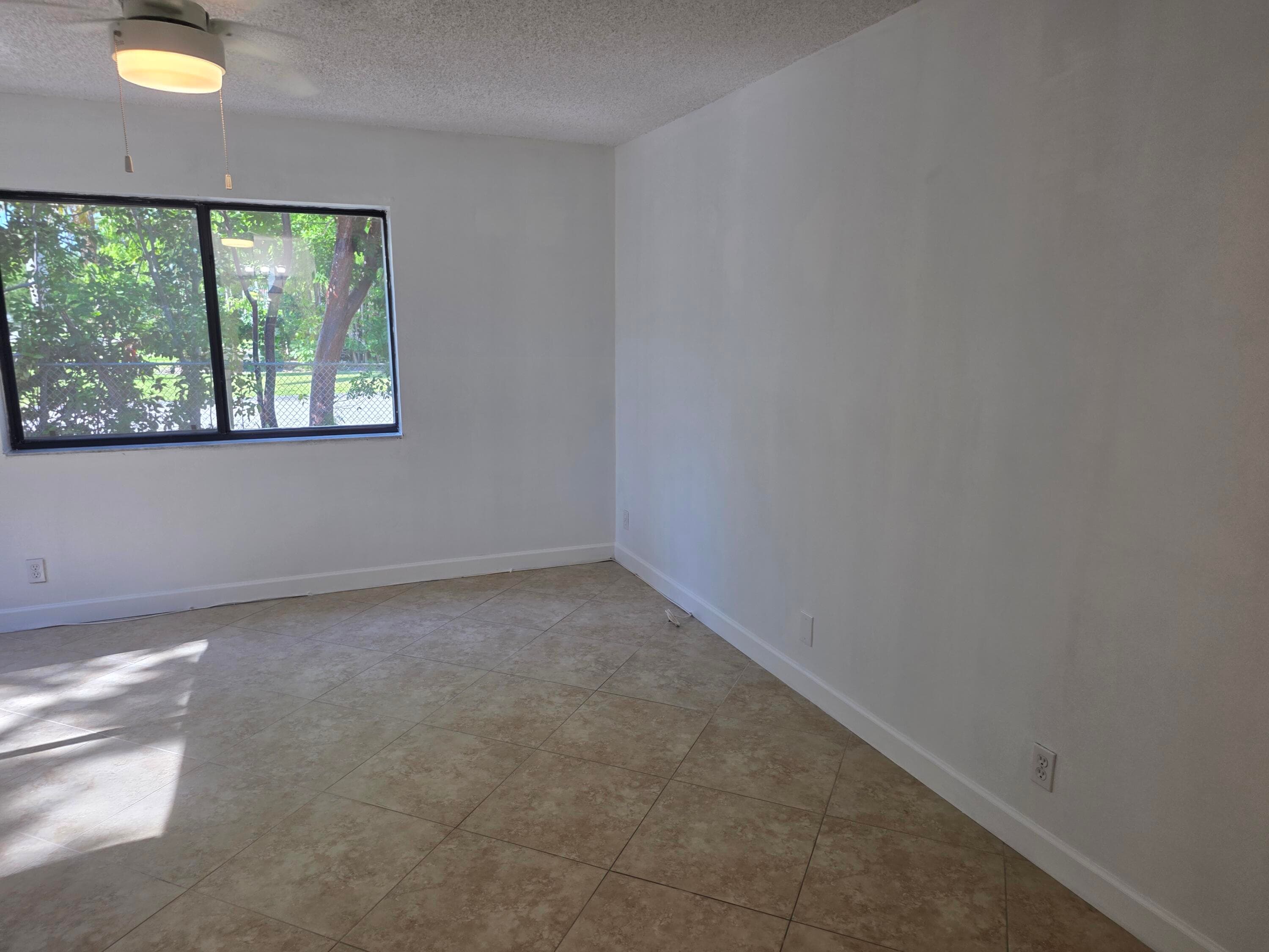 170 SE 7th Street SE 301, Deerfield Beach, FL 33441 — photo 10 of 35
