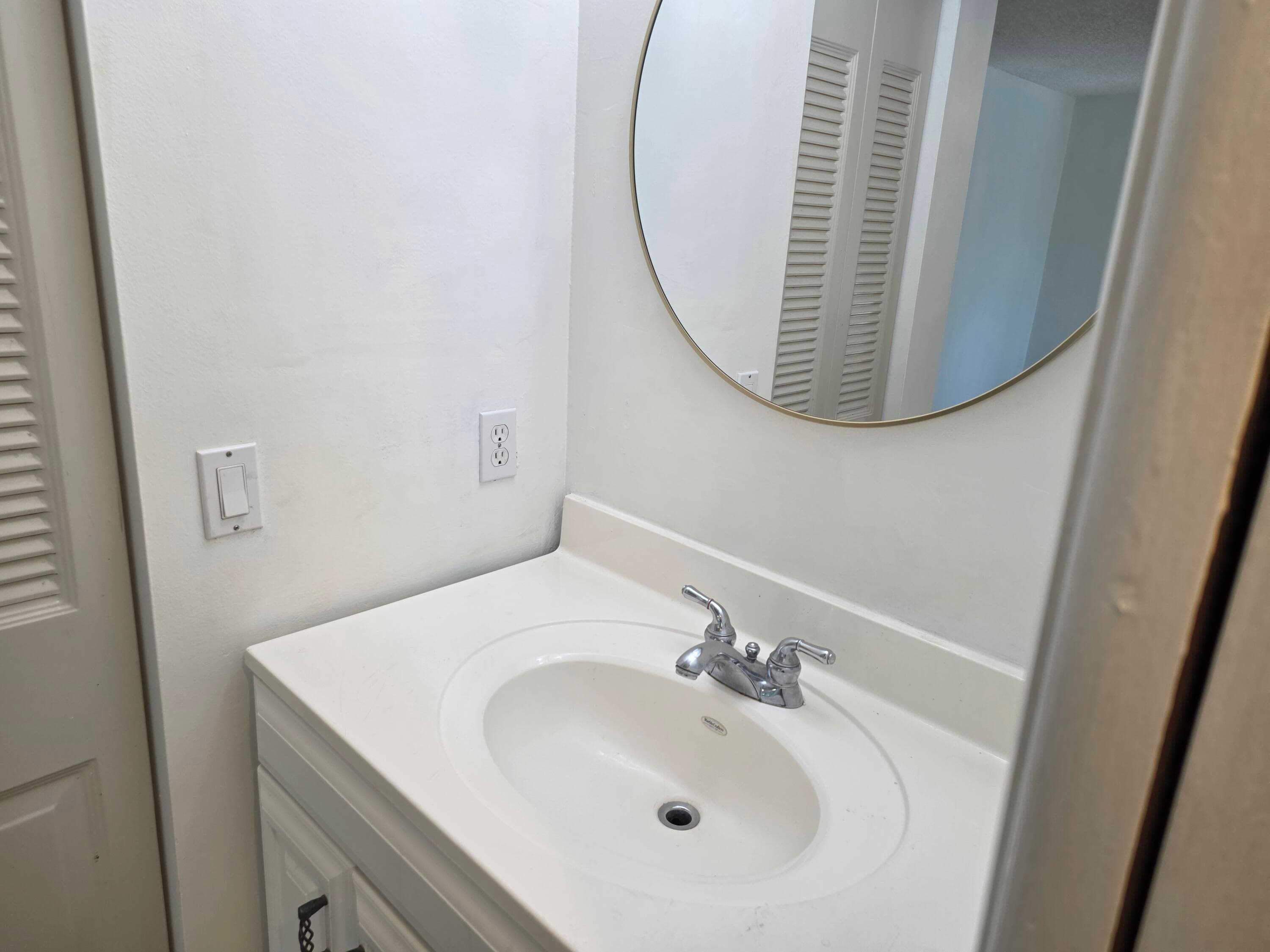 170 SE 7th Street SE 301, Deerfield Beach, FL 33441 — photo 15 of 35