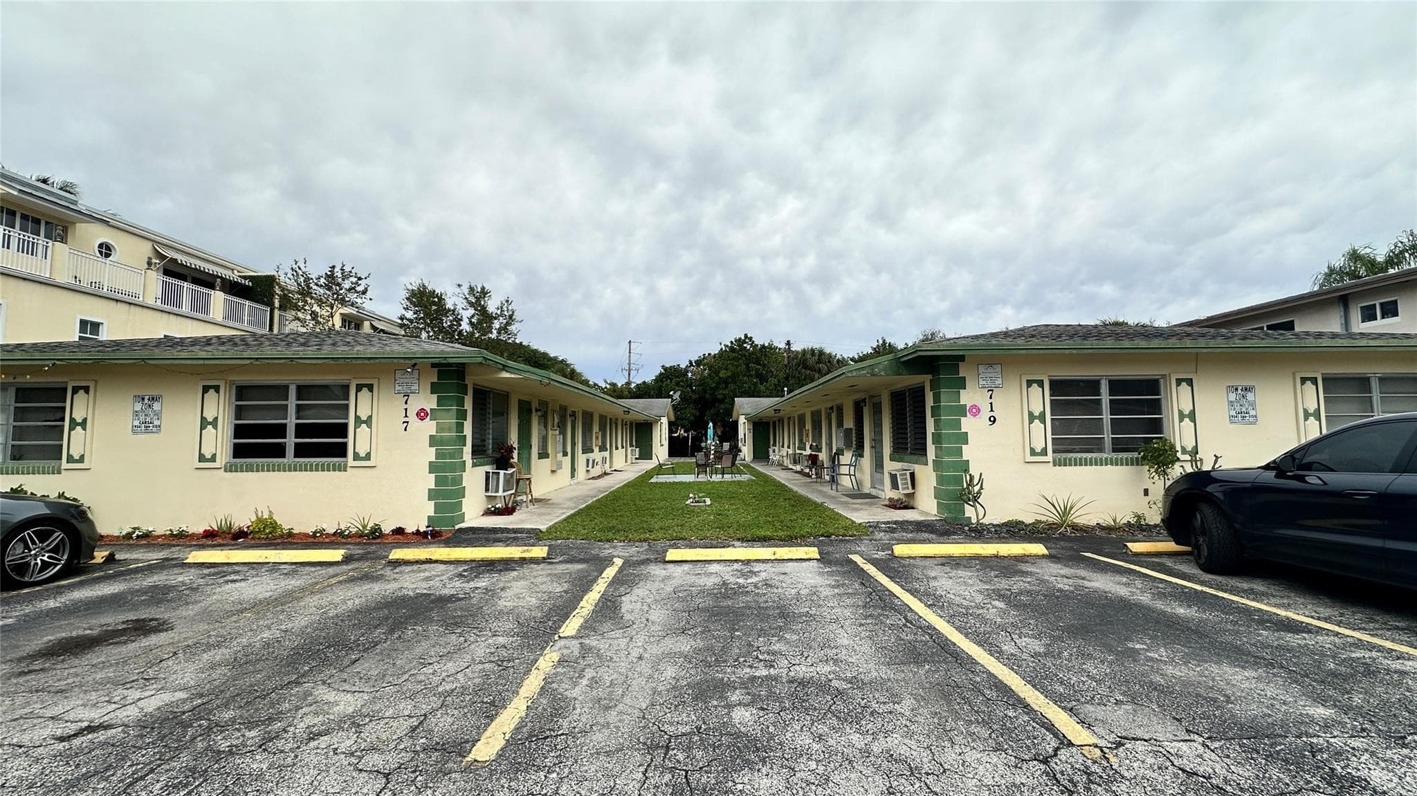 717 SE 16th Street 2, Fort Lauderdale, FL 33316 — photo 1 of 7