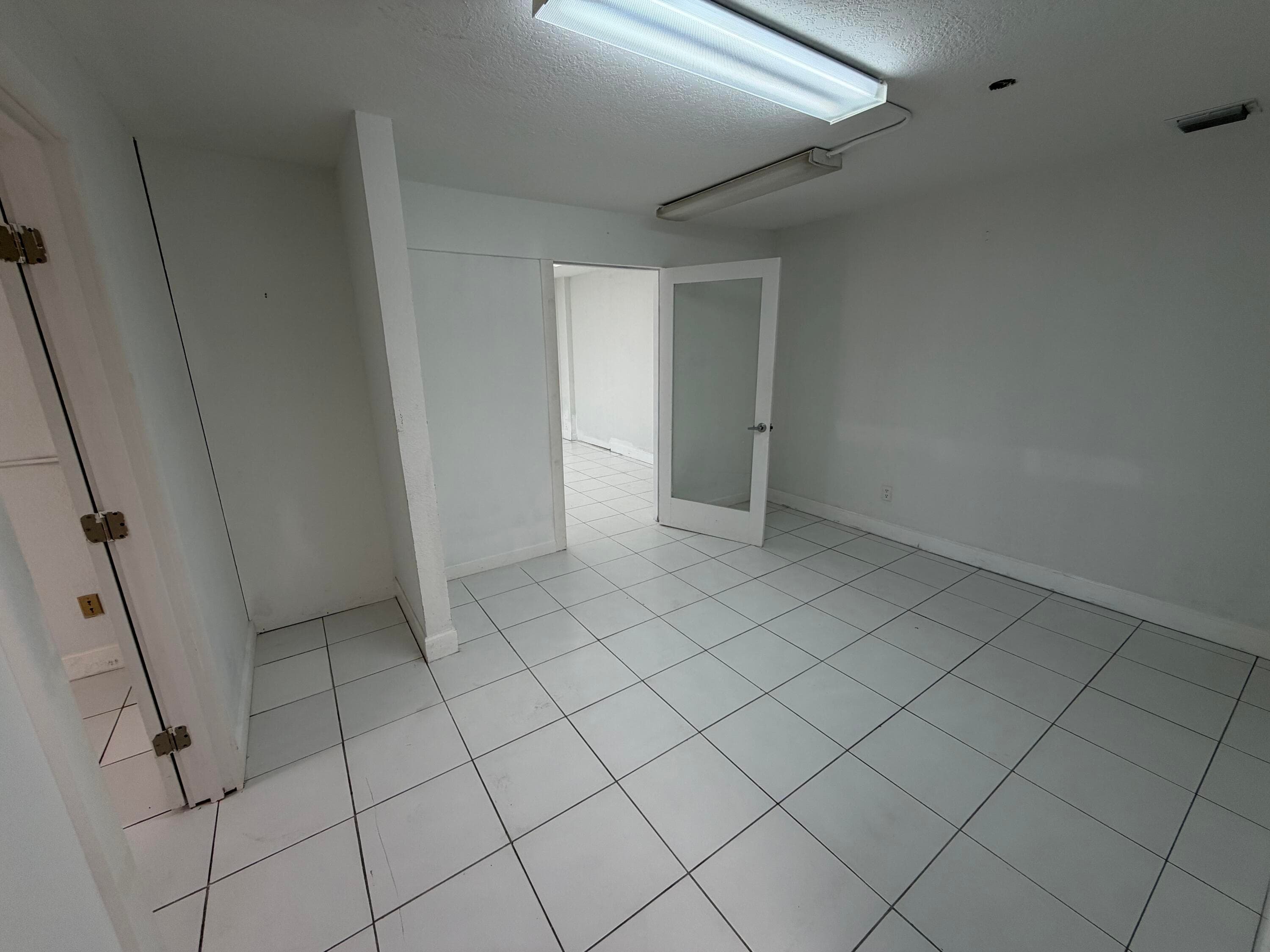 500 Commerce Way Way W 6-7, Jupiter, FL 33458 — photo 6 of 8