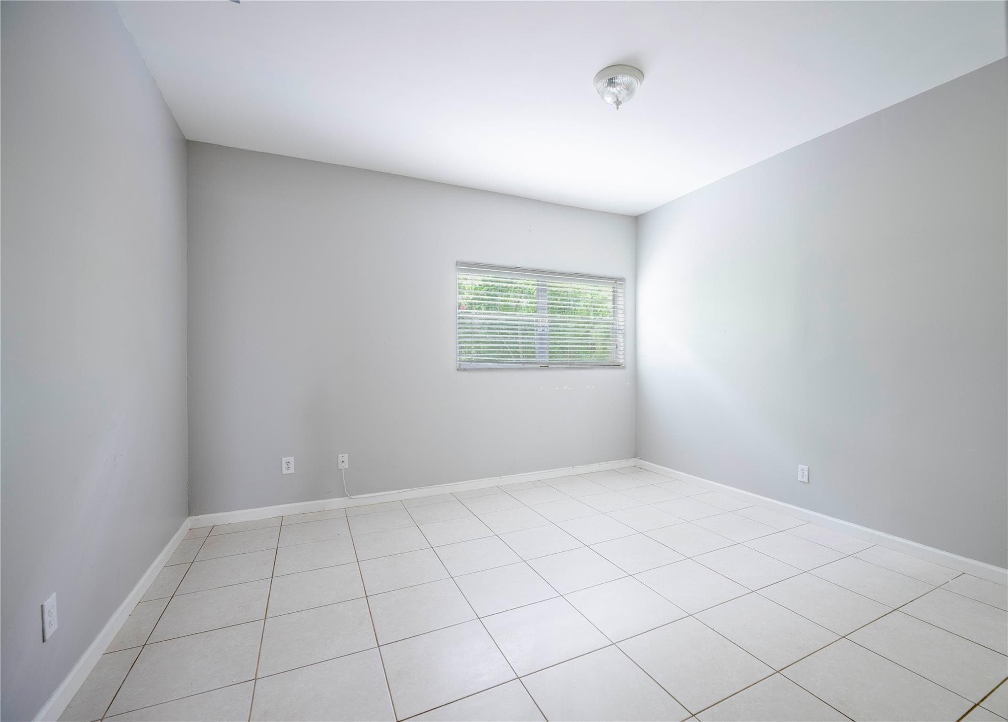 121 NW 36th Street Rear, Oakland Park, FL 33309 — photo 3 of 9
