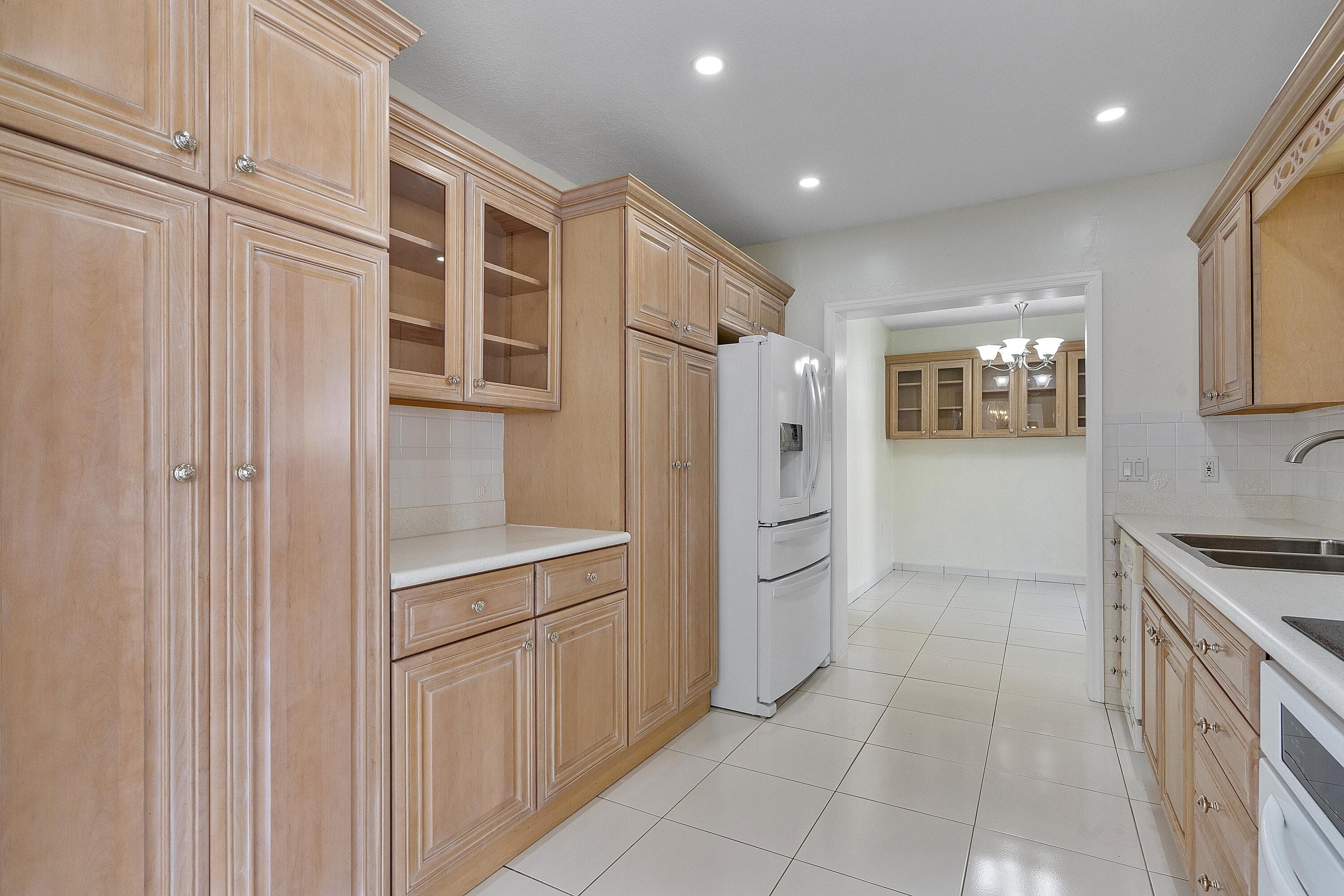 2475 NE 214th Street, Aventura, FL 33180 — photo 17 of 25