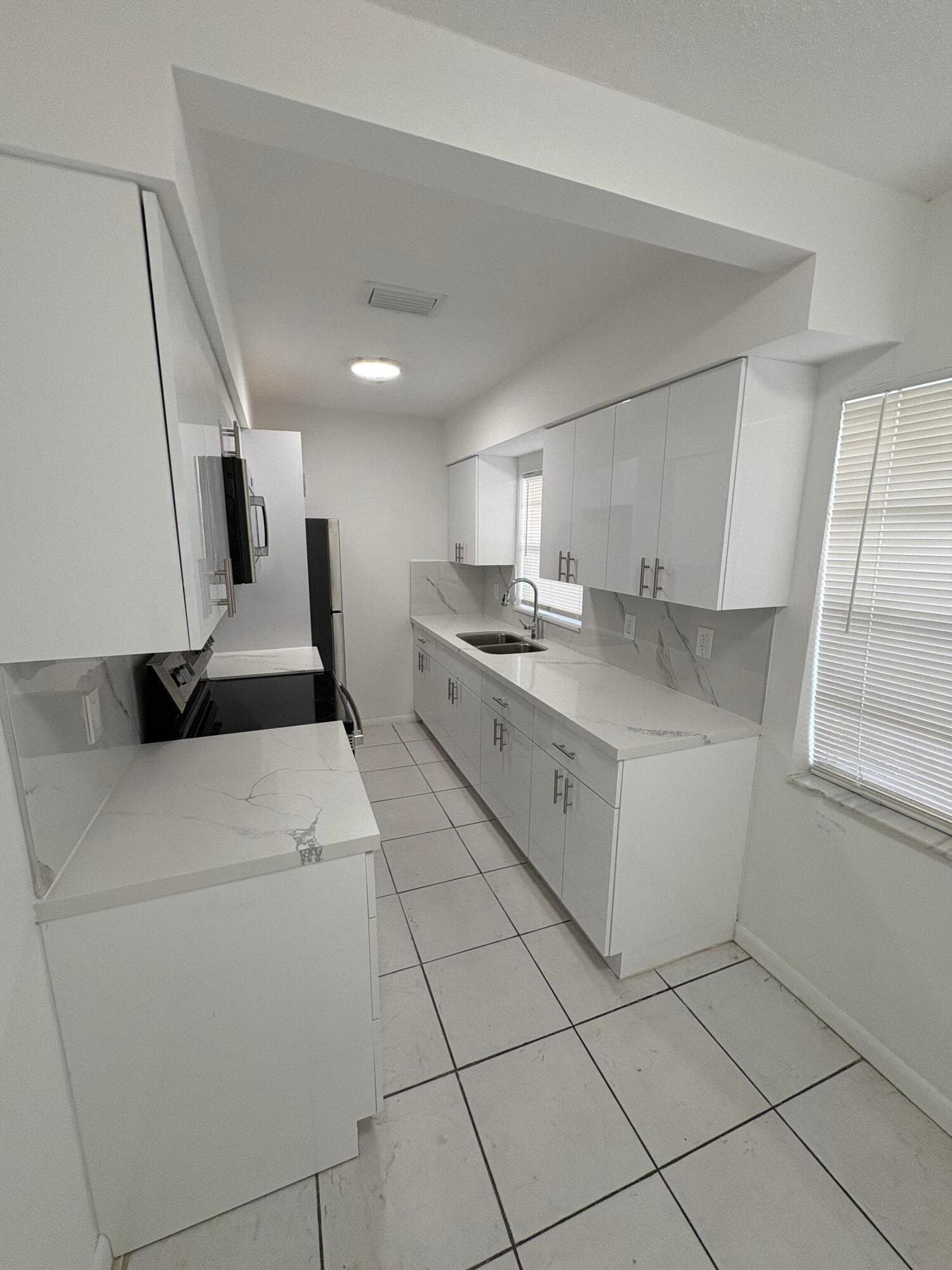 4031 NW 30th Terrace 1, Lauderdale Lakes, FL 33309 — photo 2 of 12